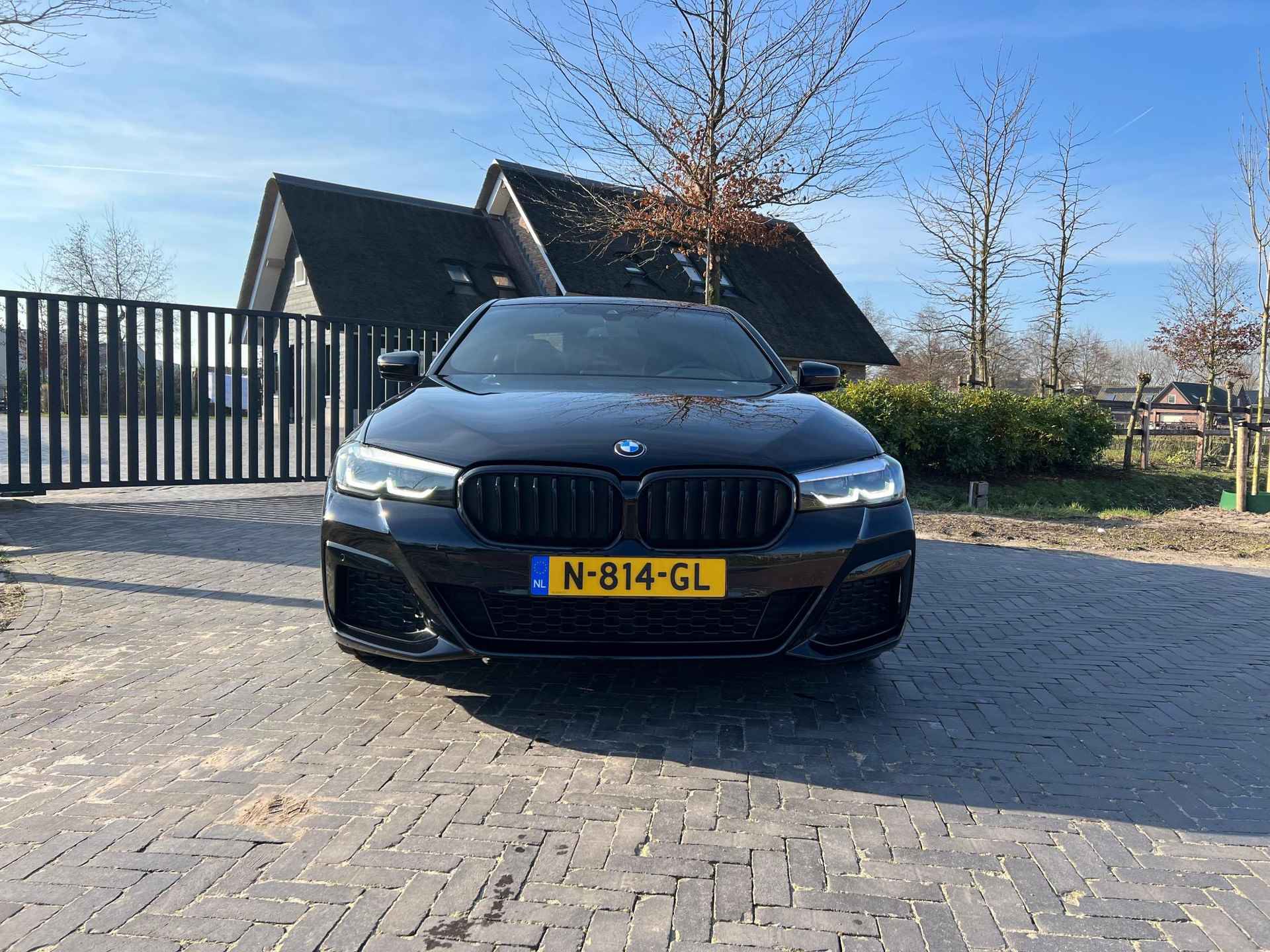 BMW 5-serie 520i High Executive | M-Pakket | Facelift | Camera | Sfeerverlichting | Carbonschwarz | - 6/45