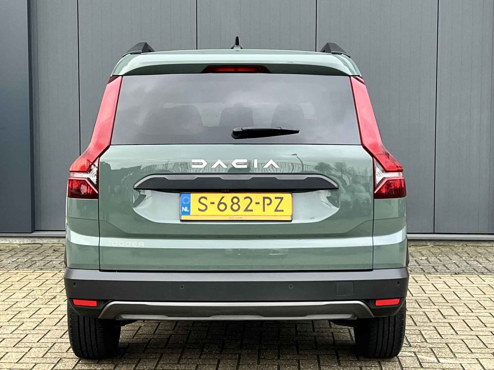 Dacia Jogger 1.0 TCe 110 Extreme 7p. | Camera | Dodehoek Assist | Navigatie | Parkeersensoren V&A | Keyless entry - 15/24