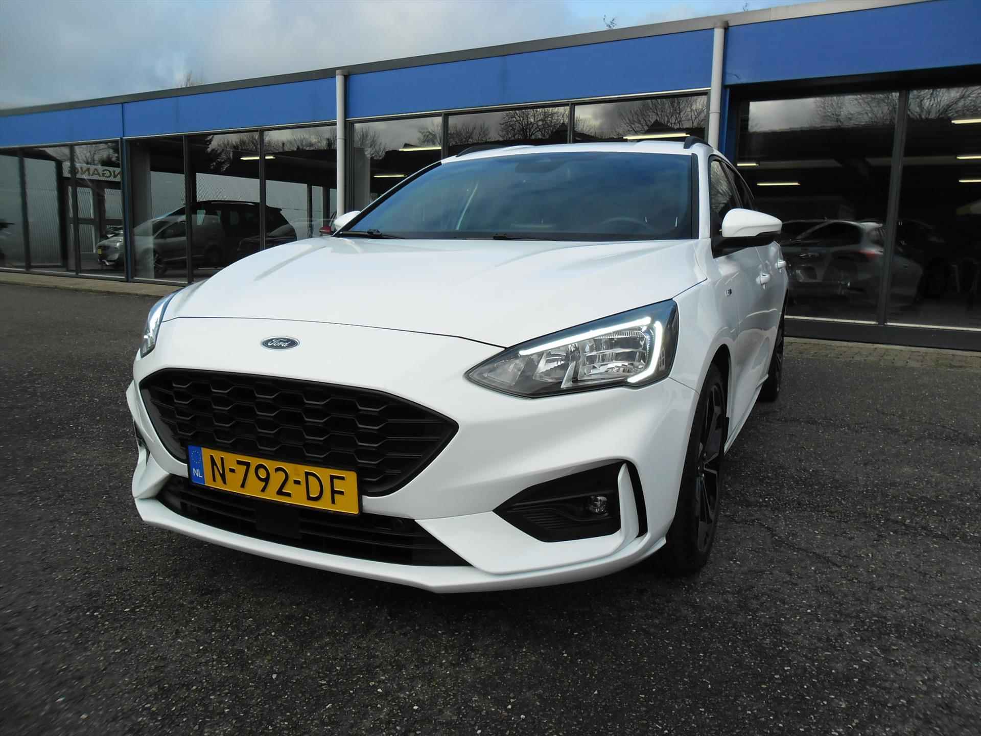 Ford Focus Wagon ECOBOOST HYBRID 125PK ST-LINE NAV ECC 18"LMV CAMERA PDC XENON RIJKLAARPRIJS - 18/18