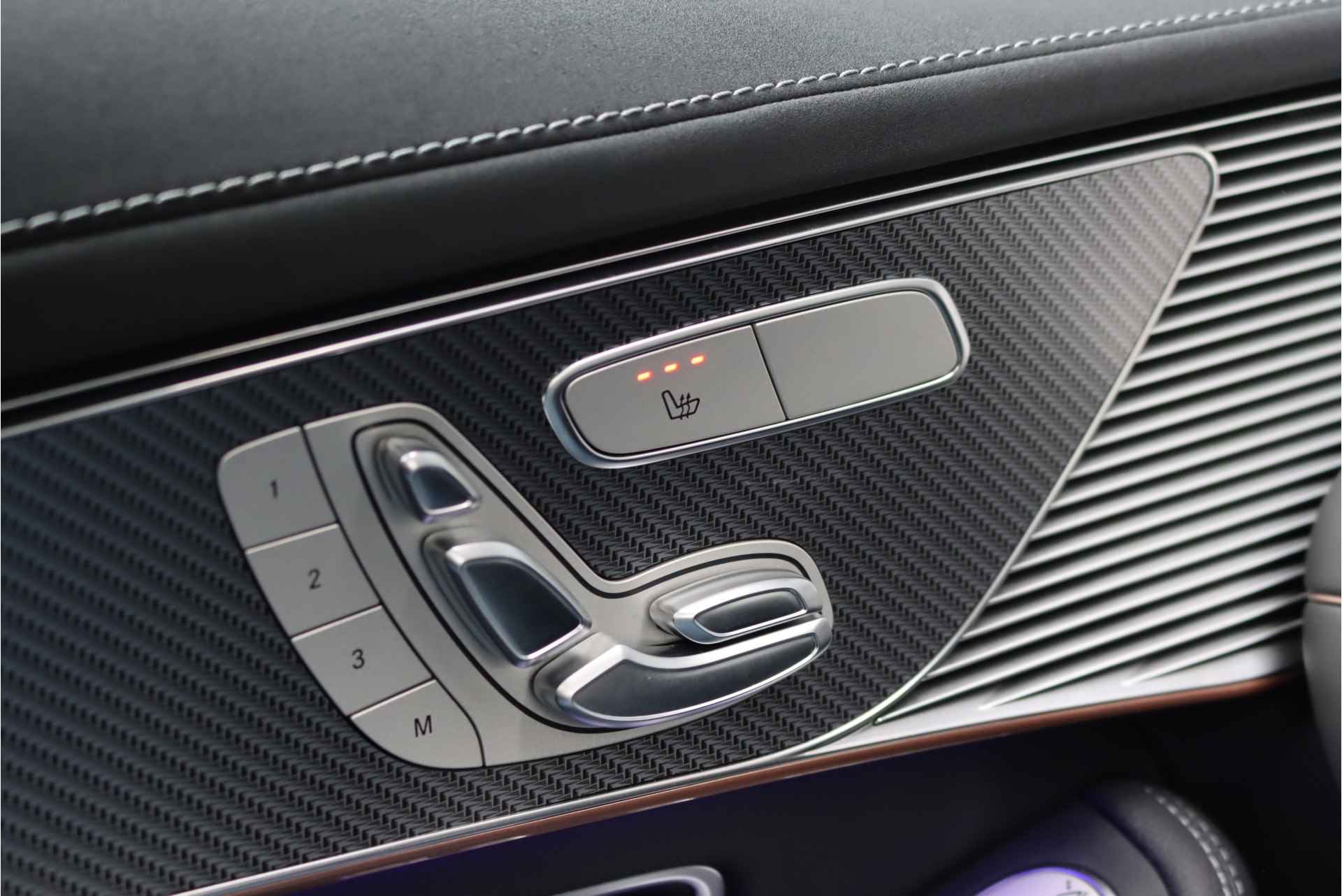 Mercedes-Benz EQC 400 4-MATIC AMG Line 80 kWh, 45.500,- Ex BTW, Schuif-/Kanteldak, Surround Camera, Memory, Leder, Keyless Go, Stuurwielverwarming, Distronic+, Augmented Reality, Voorklimatisering, Etc. - 9/46