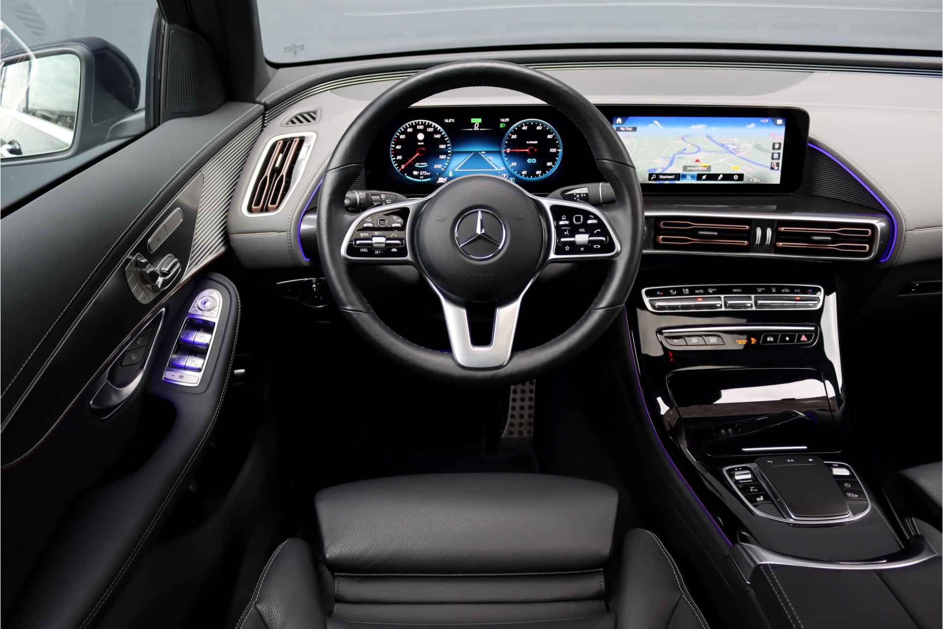 Mercedes-Benz EQC 400 4-MATIC AMG Line 80 kWh, 45.500,- Ex BTW, Schuif-/Kanteldak, Surround Camera, Memory, Leder, Keyless Go, Stuurwielverwarming, Distronic+, Augmented Reality, Voorklimatisering, Etc. - 28/46