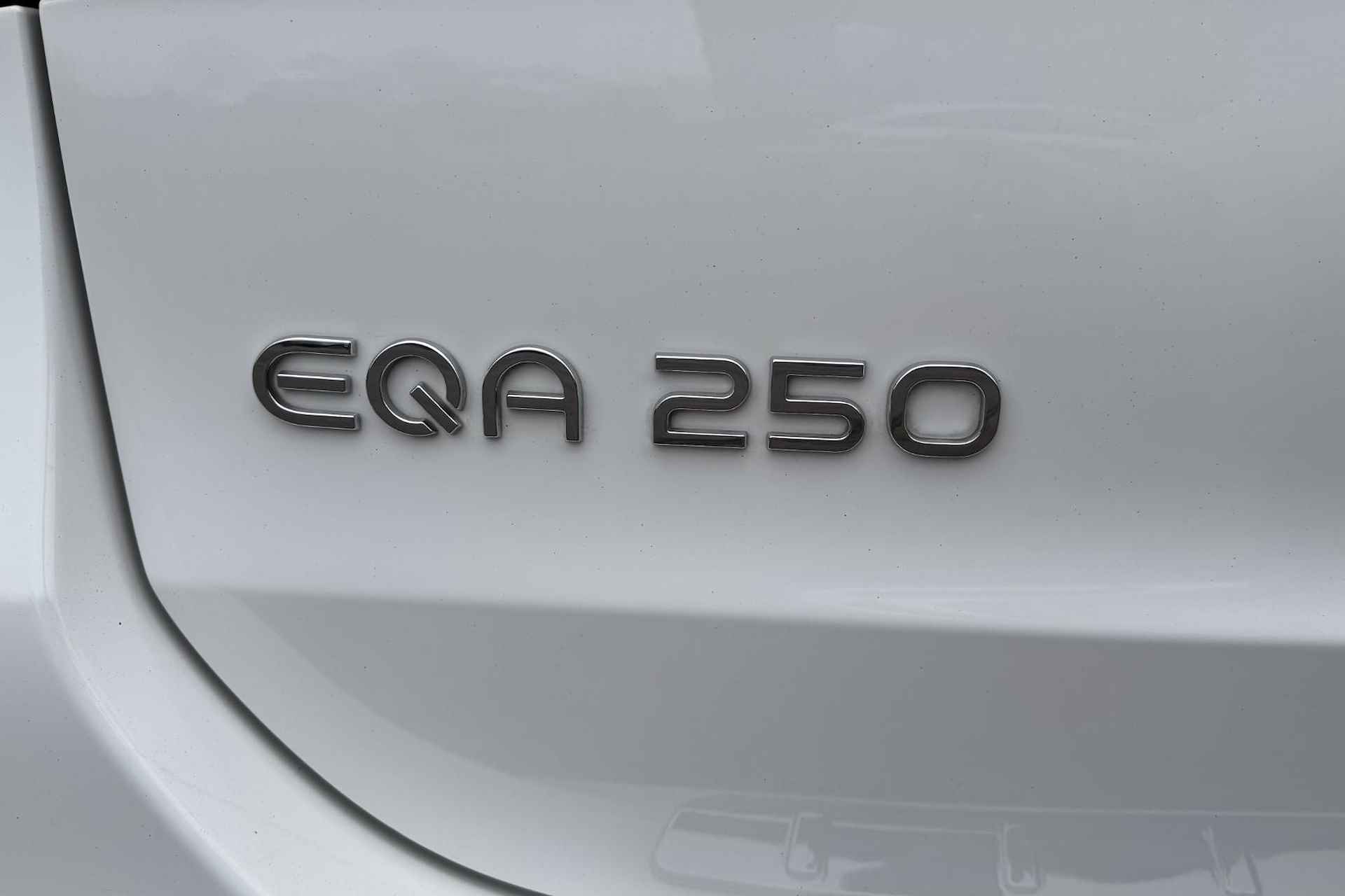 Mercedes-Benz EQA EQA 250 AMG Line | Premium Plus Pakket | Distronic | Panoramadak | Burmester Audio | Sfeerverlichting | Keyless-Go | Memory | Parkeerpakket met 360° Camera | LED - 22/22