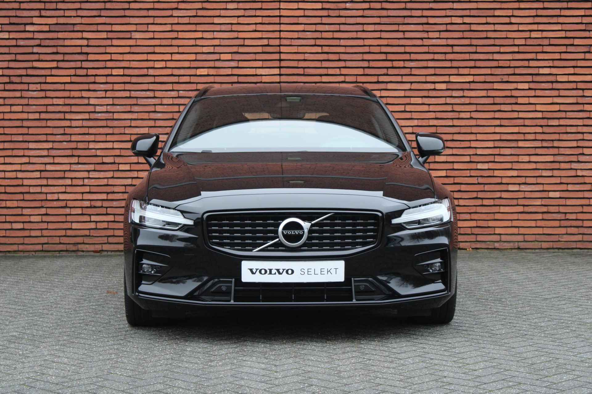 Volvo V60 B3 AUT8 163PK R-Design | Navigatie, Parkassist V+A | 19 inch lichtmetalen velgen | Elektrische Bestuurderstoel inc. geheugen | BLIS dodehoek detectie | Adaptive cruisecontrol | Verwarmbare voorstoelen | Verwarmbaar stuurwiel - 16/25