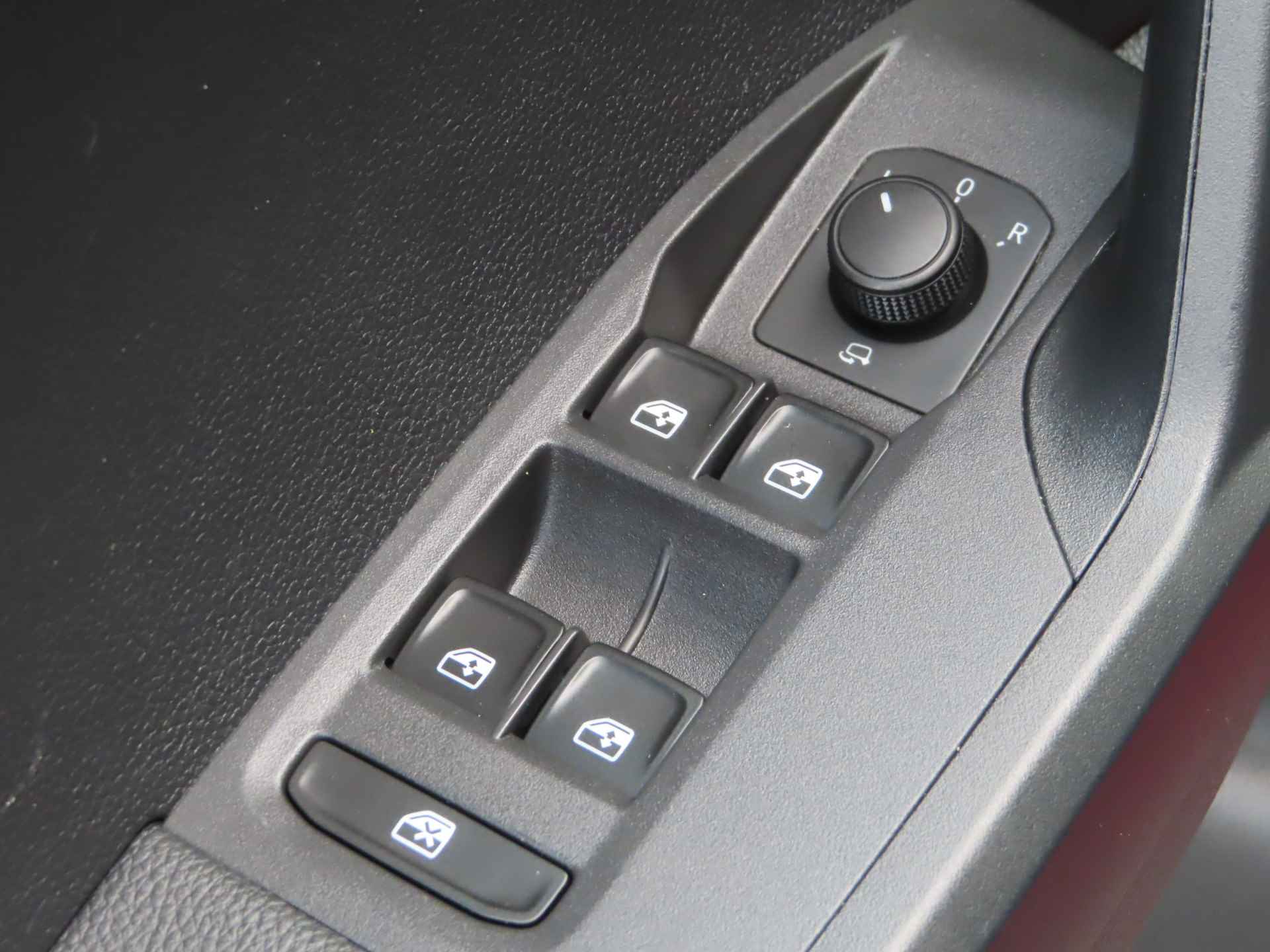 SEAT Arona 1.0 TSI Style Business Intense DSG | navigatie | carplay | parkassist | carplay - 12/22