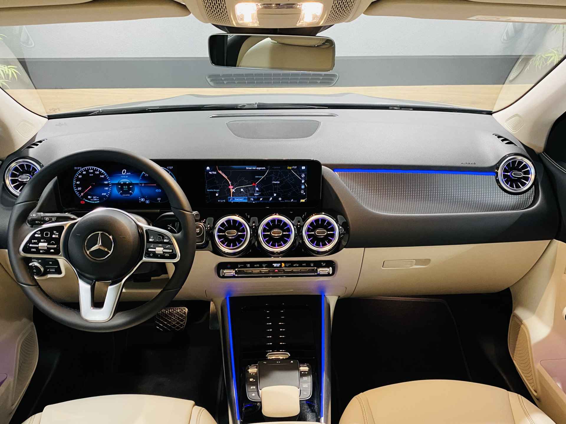 Mercedes-Benz EQA 250 Progressive // DISTRONIC // MBUX Widescreen // Sfeerverlichting // EASY-PACK-achterklep // LED High Performance koplampen // Apple CarPlay / - 8/47