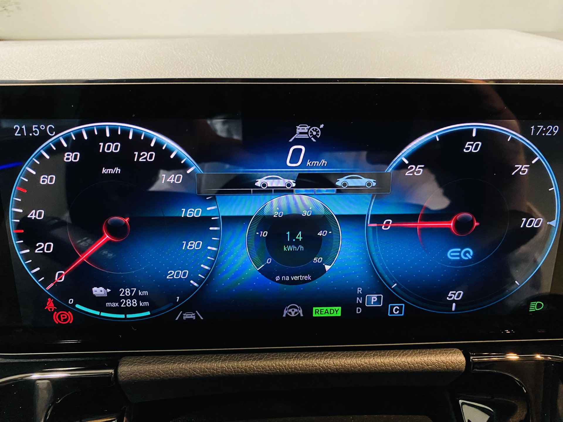 Mercedes-Benz EQA 250 Progressive // DISTRONIC // MBUX Widescreen // Sfeerverlichting // EASY-PACK-achterklep // LED High Performance koplampen // Apple CarPlay / - 28/47