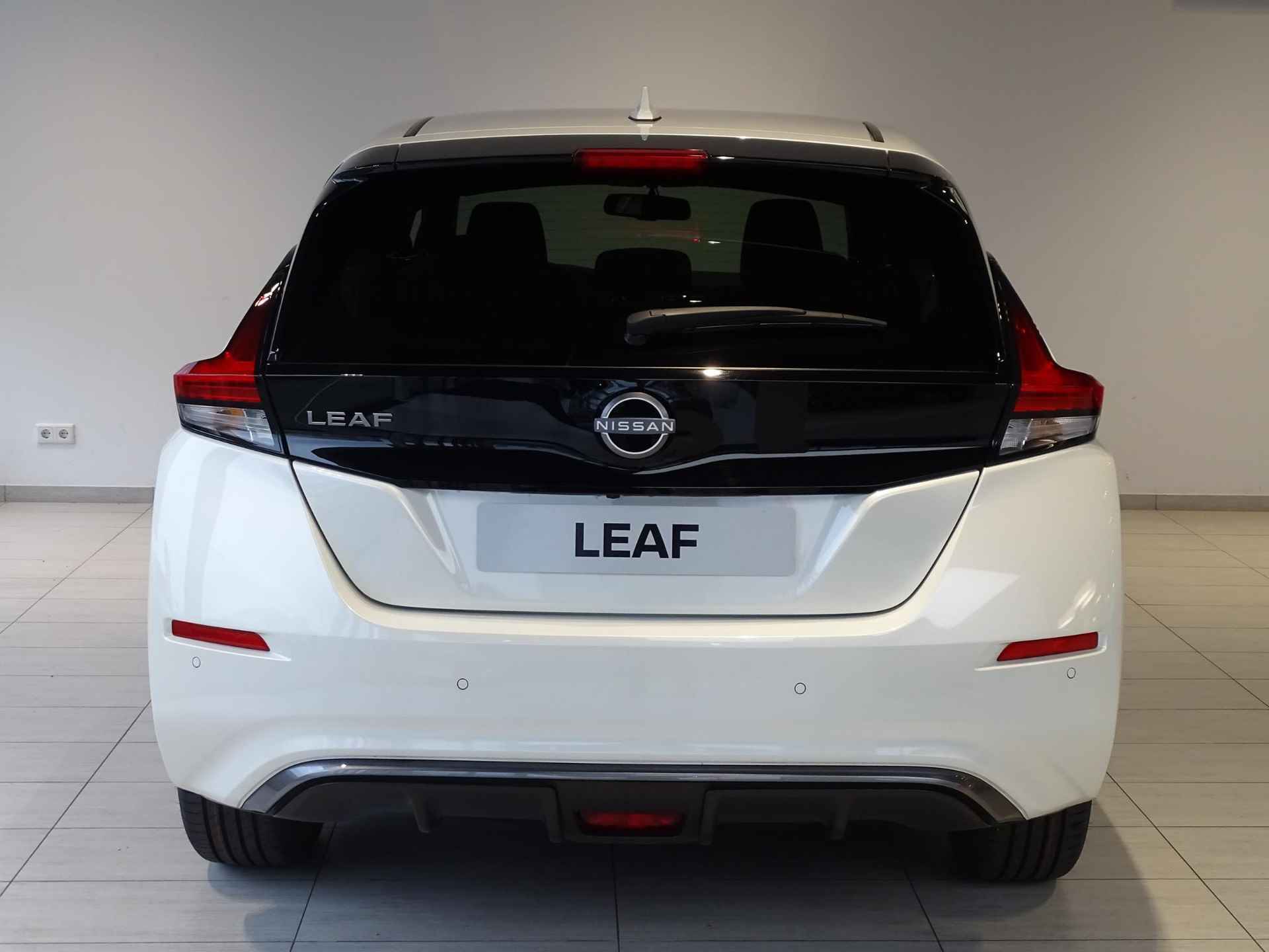 Nissan LEAF N-Connecta 39 kWh | 17" Lichtmetalen velgen | 7" TFT kleuren instrumentenpaneel | Achteruitrijcamera met dynamische afstandsmarkering | navigatiesysteem full map | - 23/29