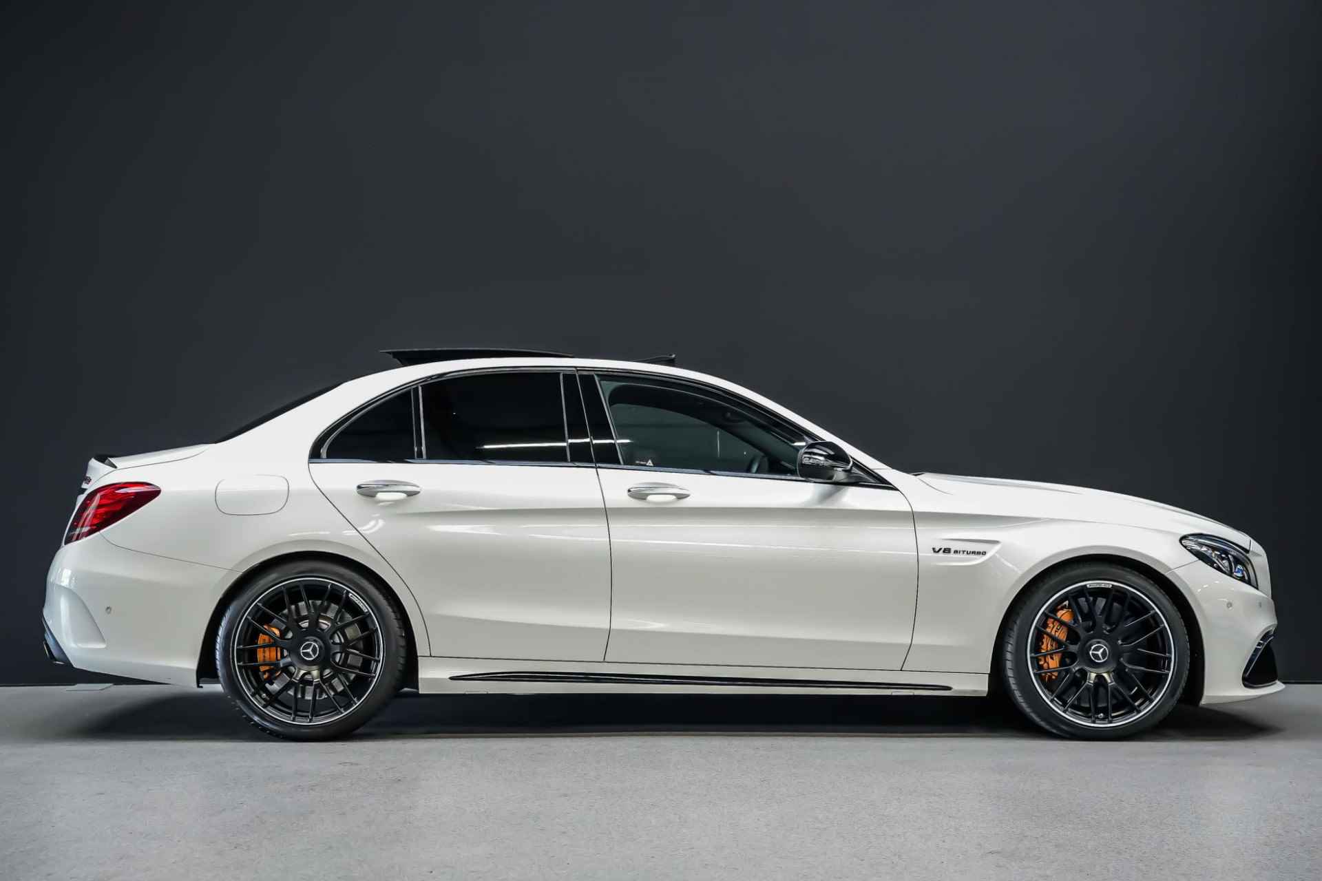 Mercedes-Benz C-klasse C63S AMG 510pk |keramische remmen|panoramdak|Burmester|bucket seats|IWC klok|360 camera|HUD|BLIS|parkeersensoren voor en achter|19"| - 7/42