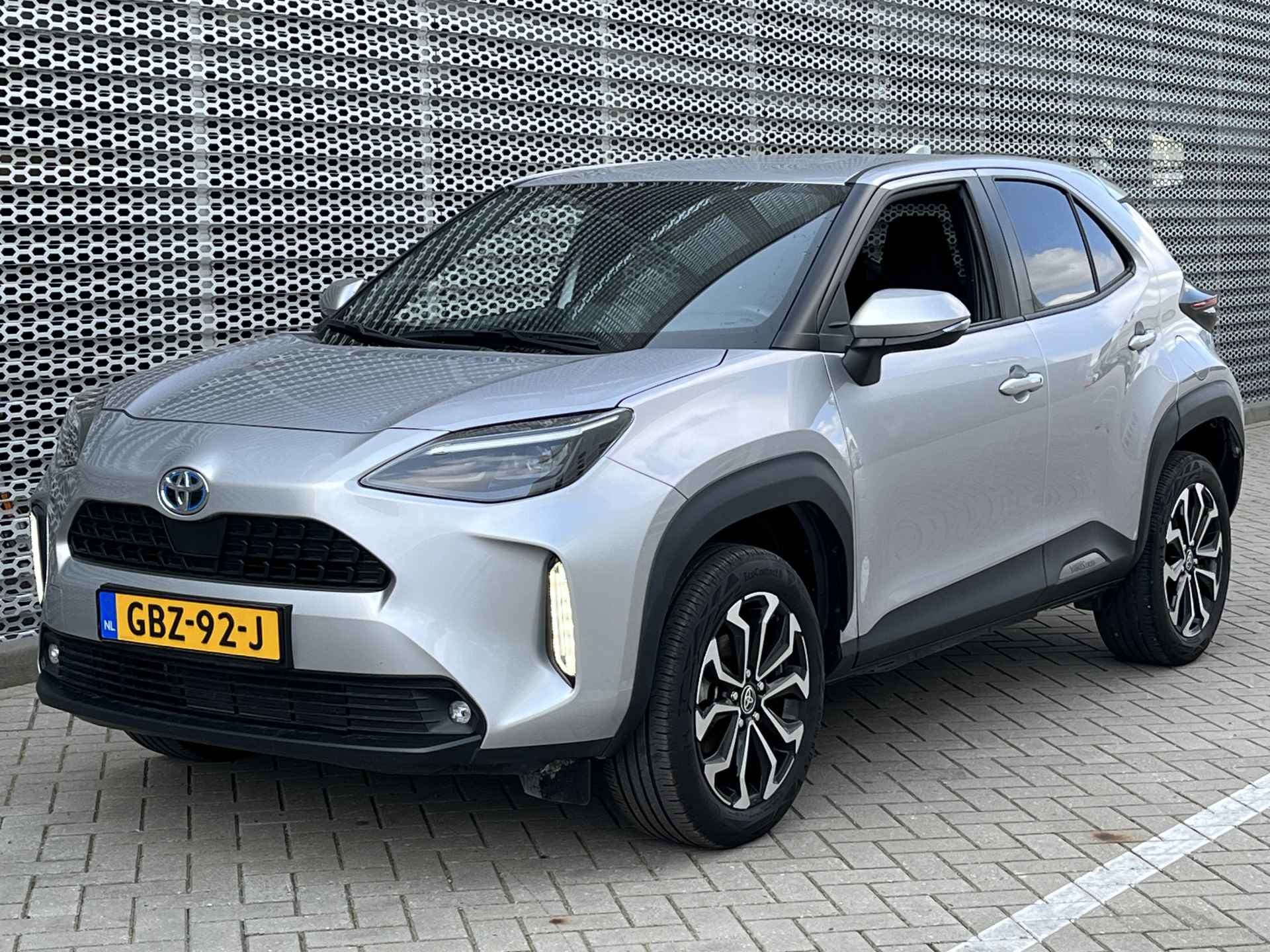 Toyota Yaris Cross 1.5 Hybrid Business NAVIGATIE | 17 INCH VELGEN | CRUISE CONTROL | LEUKE AUTO MET HOGE INSTAP! - 4/42