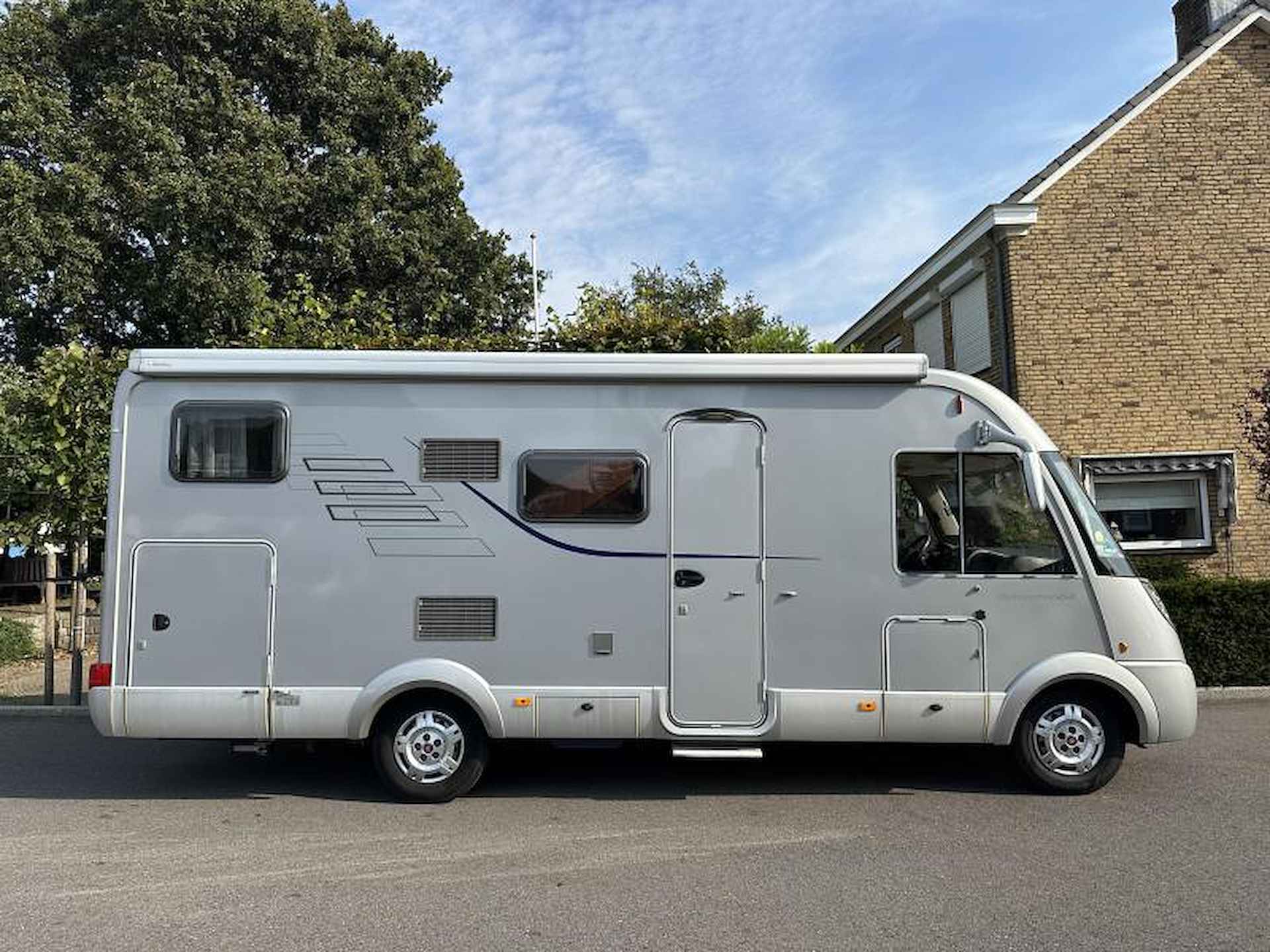 Hymer B674  CL Enkele bedden + Hefbed - 4/24