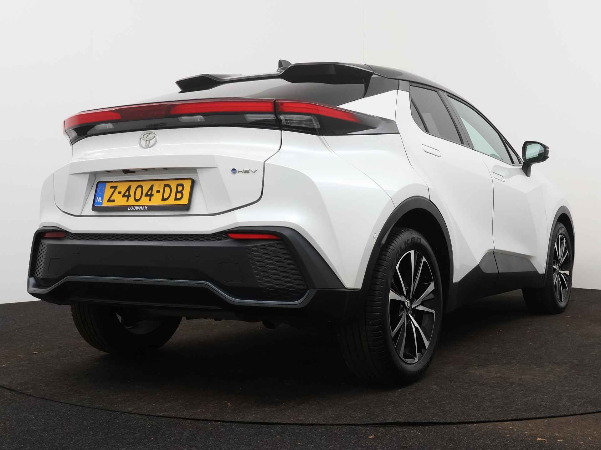 Toyota C-HR 1.8 Hybrid 140 First Edition | Navigatie | 360 Camera | Parkeersensoren | LM velgen | Climate Control | - 3/44