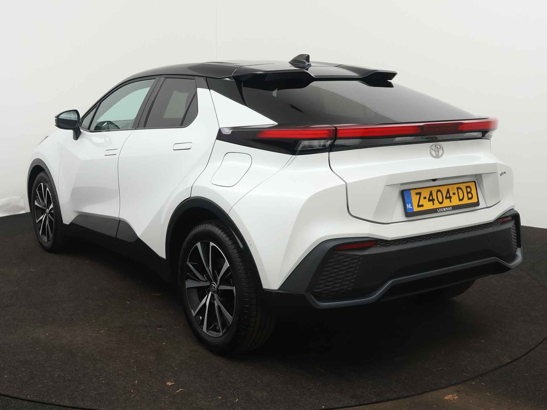 Toyota C-HR 1.8 Hybrid 140 First Edition | Navigatie | 360 Camera | Parkeersensoren | LM velgen | Climate Control | - 16/44