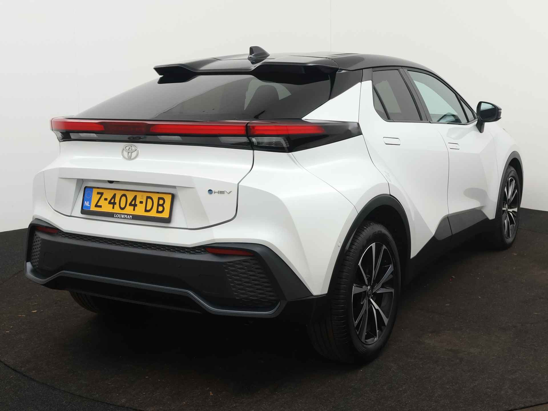 Toyota C-HR 1.8 Hybrid 140 First Edition | Navigatie | 360 Camera | Parkeersensoren | LM velgen | Climate Control | - 17/44