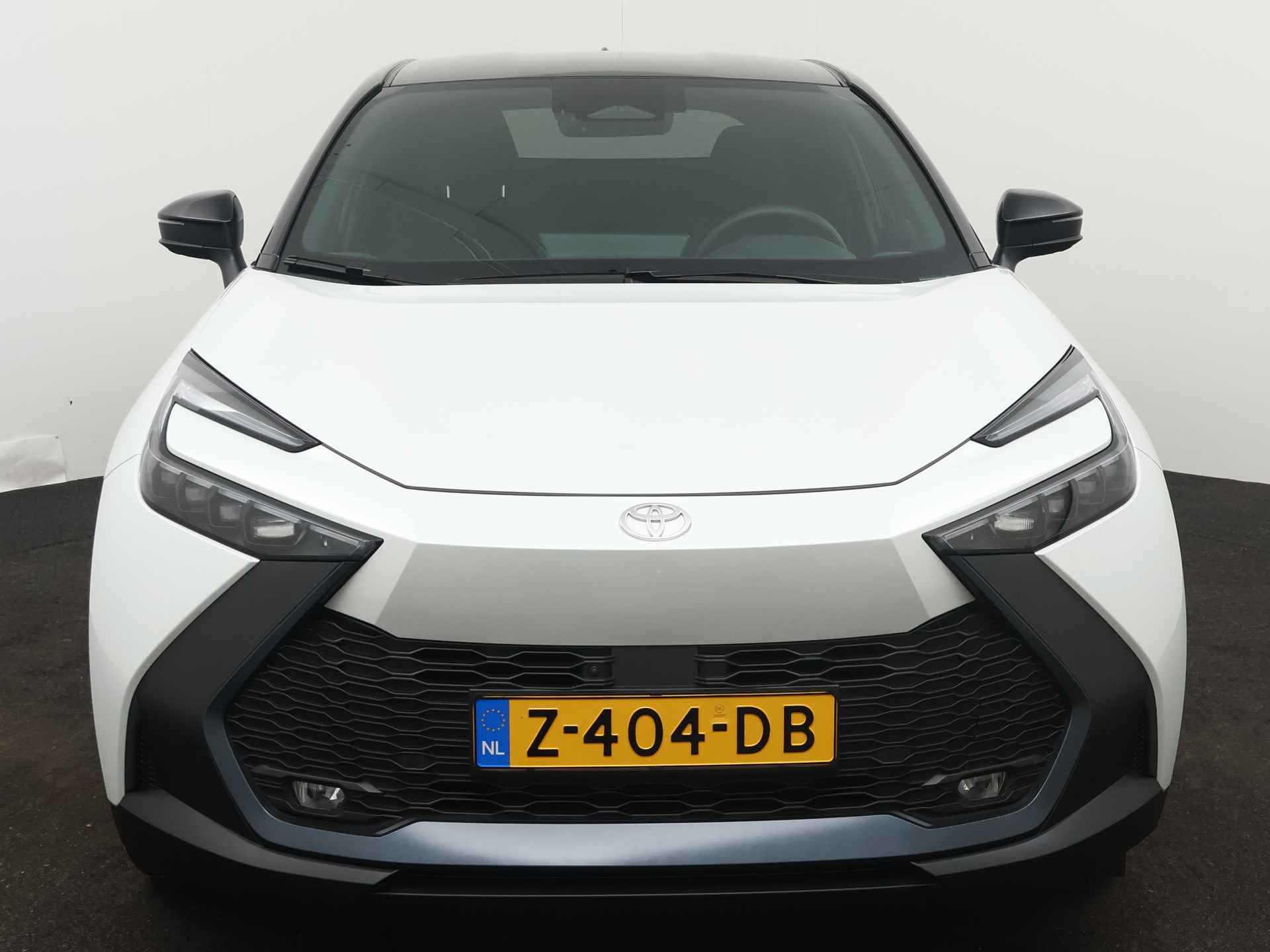 Toyota C-HR 1.8 Hybrid 140 First Edition | Navigatie | 360 Camera | Parkeersensoren | LM velgen | Climate Control | - 27/44