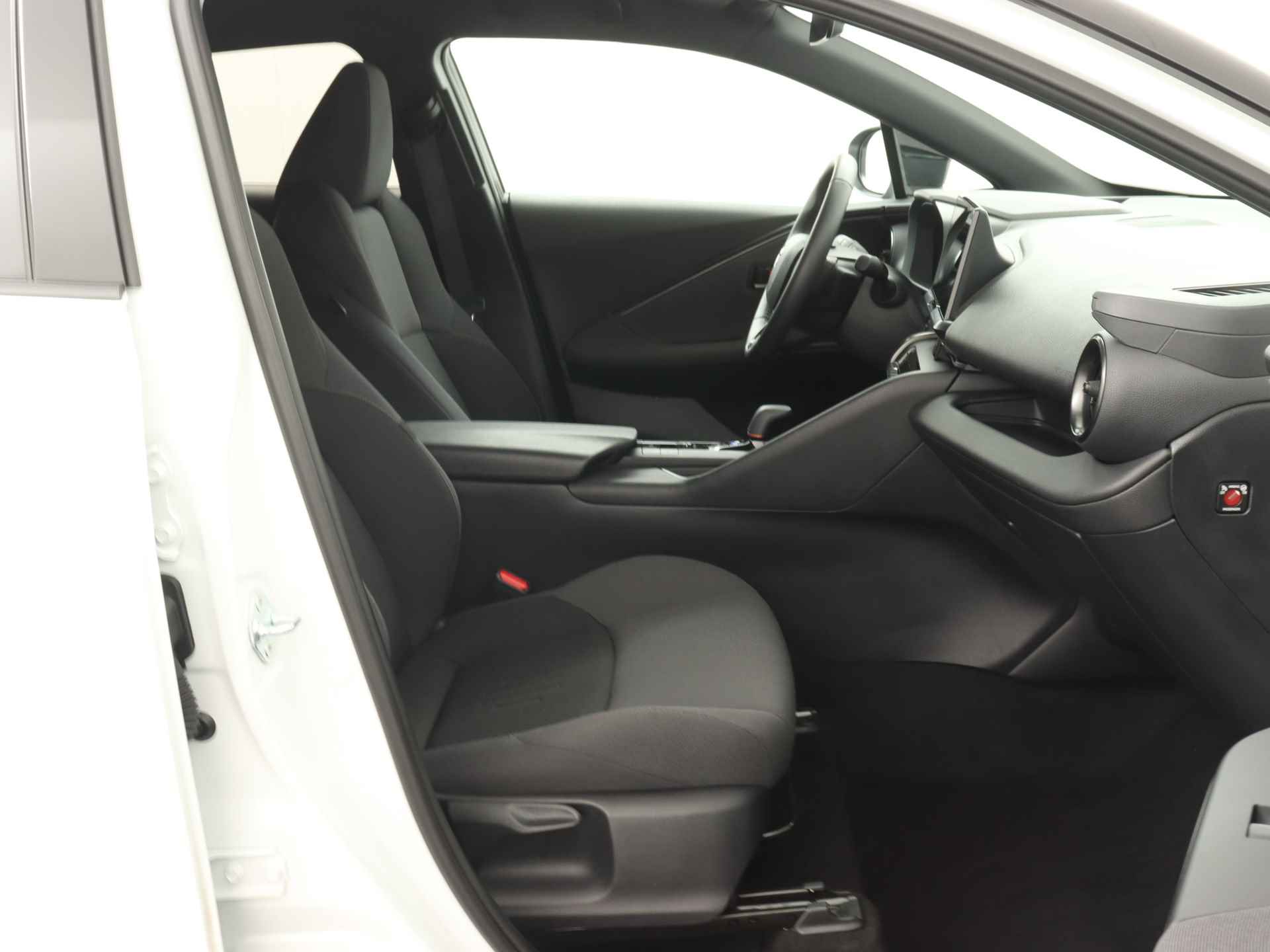 Toyota C-HR 1.8 Hybrid 140 First Edition | Navigatie | 360 Camera | Parkeersensoren | LM velgen | Climate Control | - 30/44