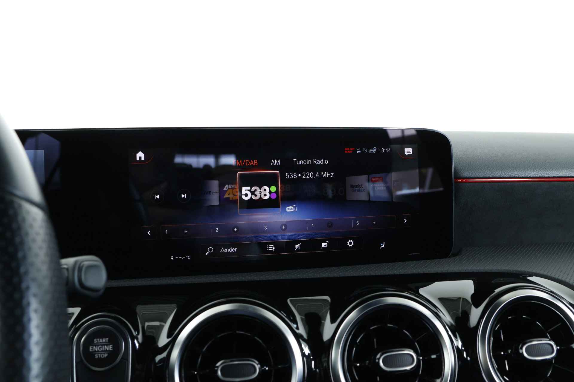 Mercedes-Benz A-Klasse 250 e AMG Line / Navi / Carplay / DAB / LED - 22/41