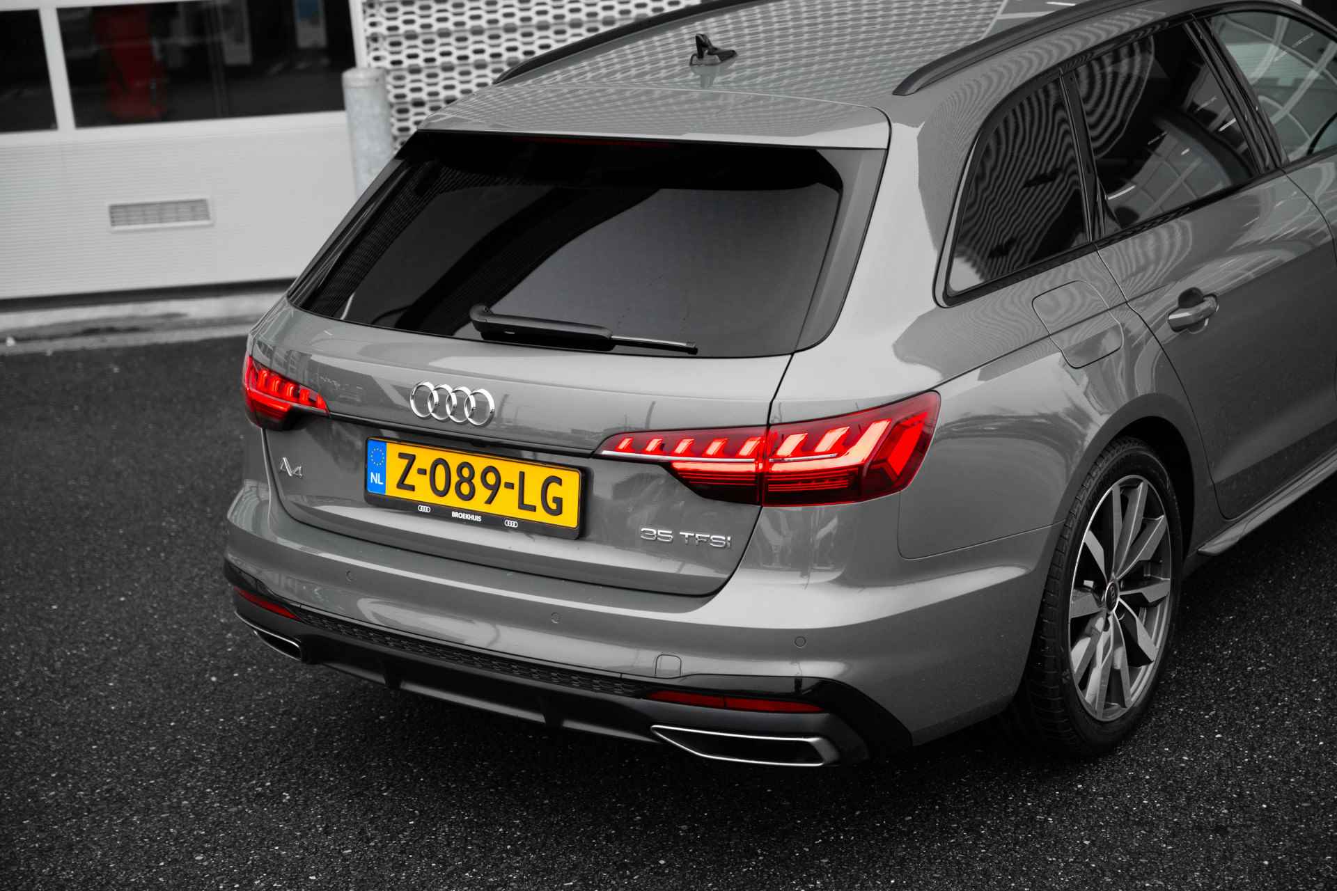 Audi A4 Avant 35 TFSI S edition Competition | Assistentiepakket Tour | Achteruitrijcamera - 20/67