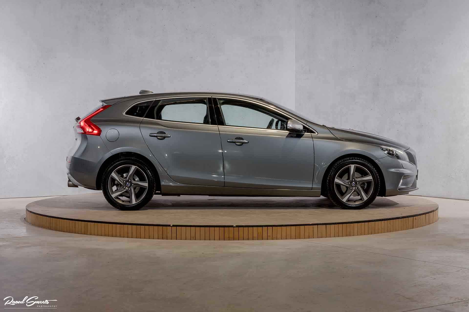 Volvo V40 1.6 T2 R-Design - 5/52