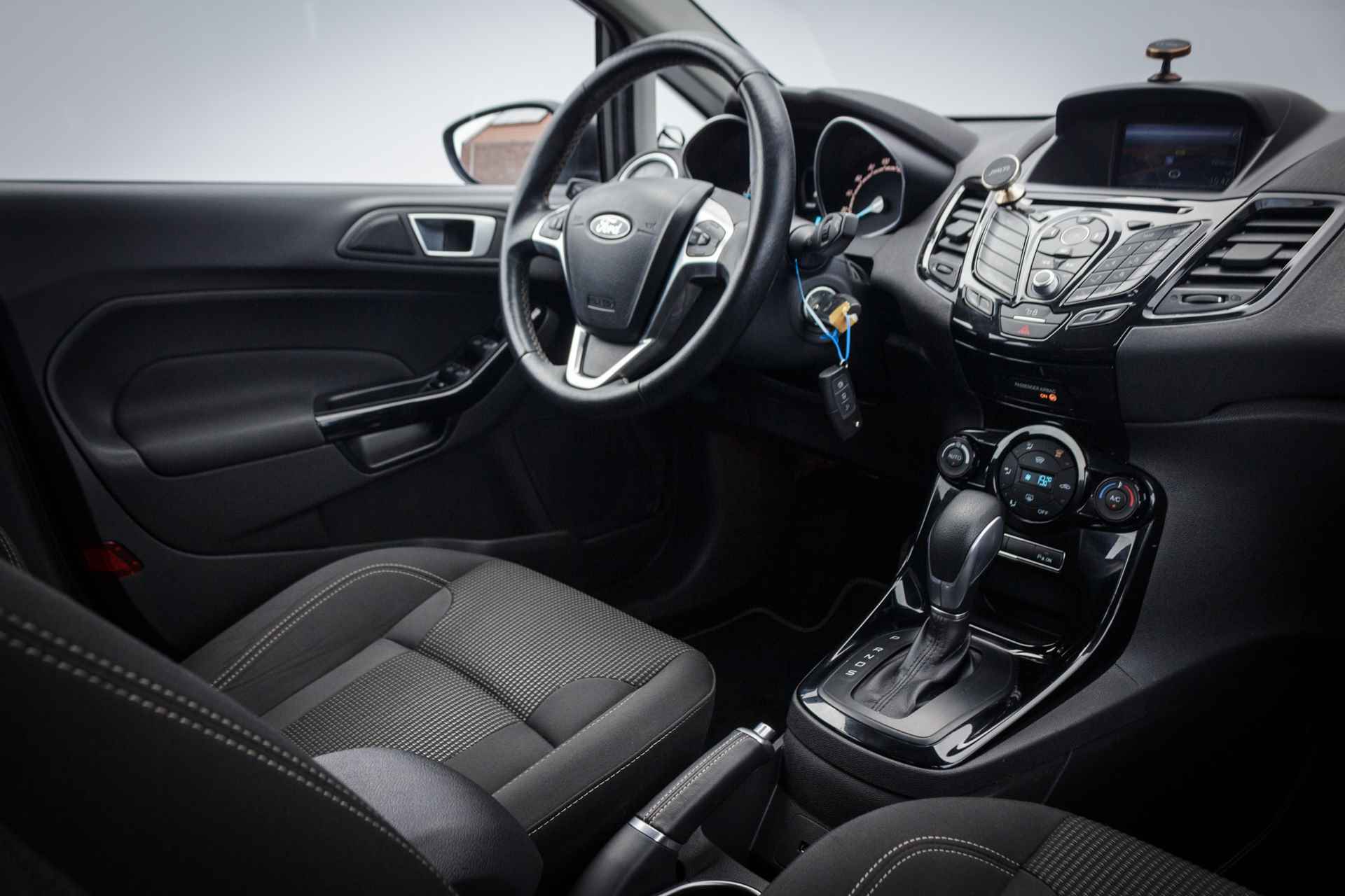 Ford Fiesta 1.0 101 PK EcoBoost Titanium AUTOMAAT DB-Riem Verv- 1 e EIGN | Navigatie | DAB | 16' LMV | PDC Achter | Airco | - 4/25
