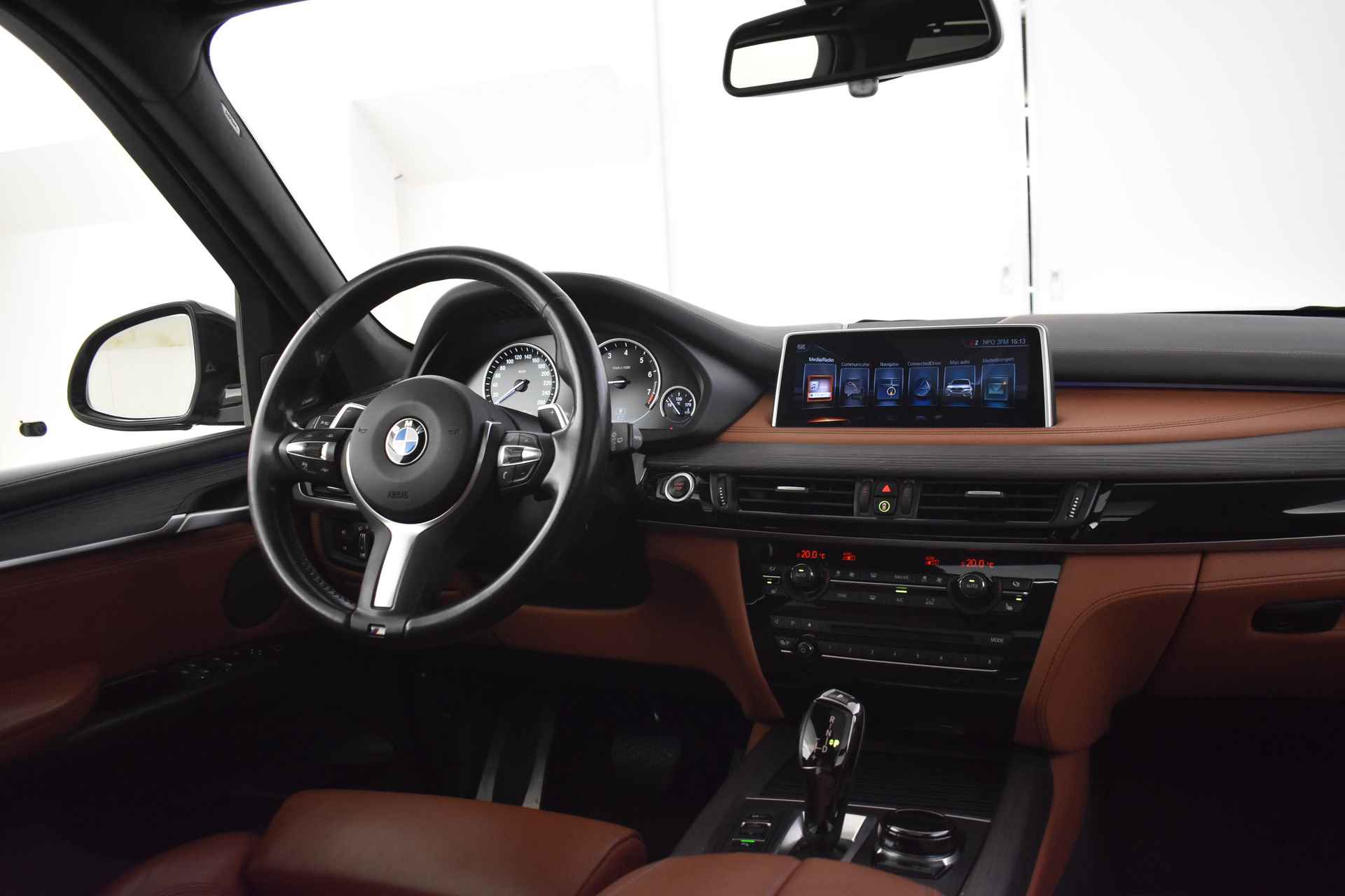 BMW X5 xDrive40e High Executive M Sport Automaat / Panoramadak / Achteruitrijcamera / Adaptieve LED / Adaptief M onderstel / Comfort Access / Apple CarPlay / Surround View - 20/53