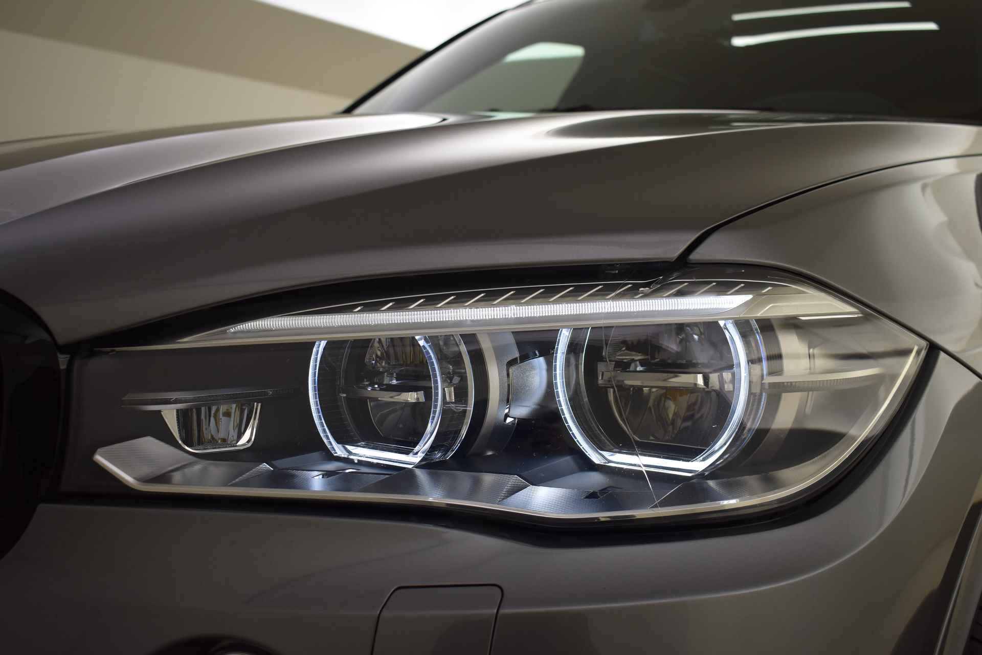 BMW X5 xDrive40e High Executive M Sport Automaat / Panoramadak / Achteruitrijcamera / Adaptieve LED / Adaptief M onderstel / Comfort Access / Apple CarPlay / Surround View - 50/53