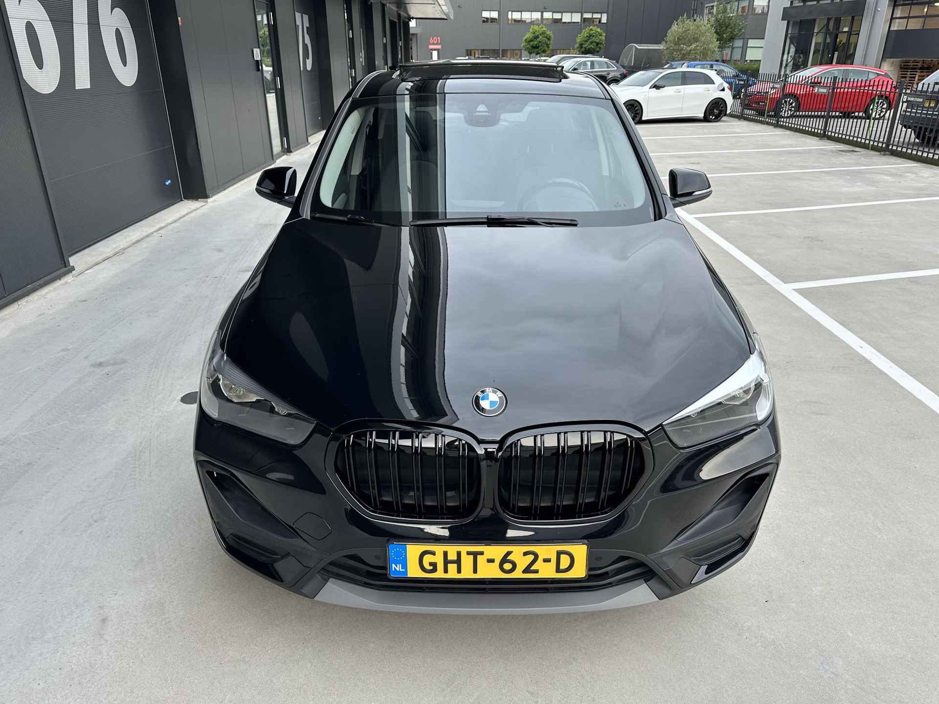 BMW X1 xDrive25e Executive Pano Navi - 8/28