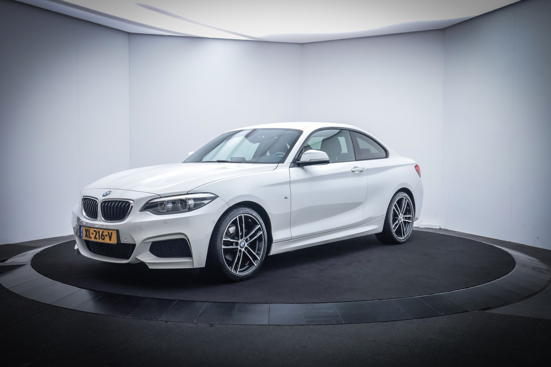 BMW 2 Serie Coupé 218iA M-Sport FULL LED/NAVI/CAMERA/SPORTSTOELEN/ALCANTARA/CRUISE/PDC V+A/LMV 18''