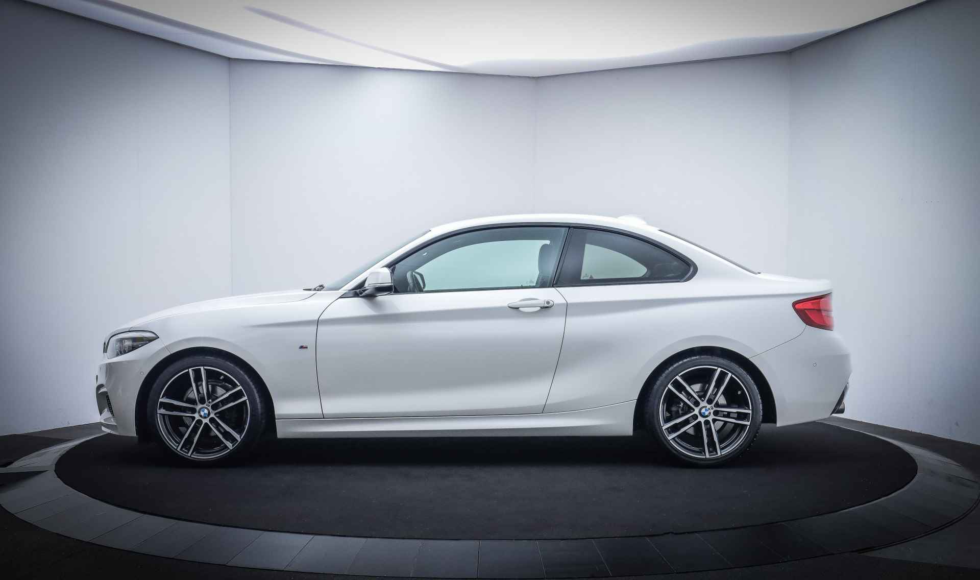 BMW 2 Serie Coupé 218iA M-Sport FULL LED/NAVI/CAMERA/SPORTSTOELEN/ALCANTARA/CRUISE/PDC V+A/LMV 18'' - 13/27