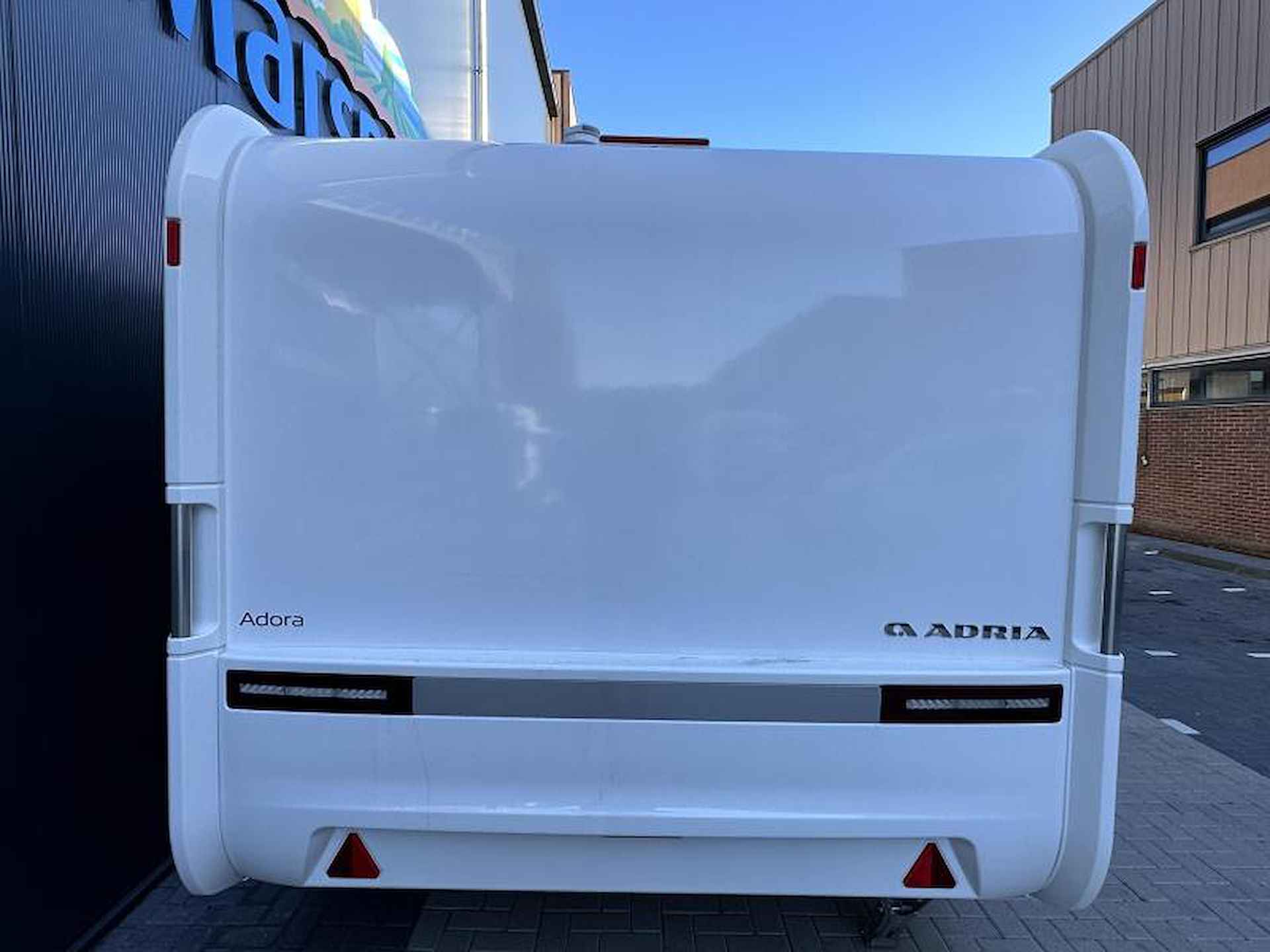 Adria Adora 573 PT Incl. Truma Dakairco - 5/23