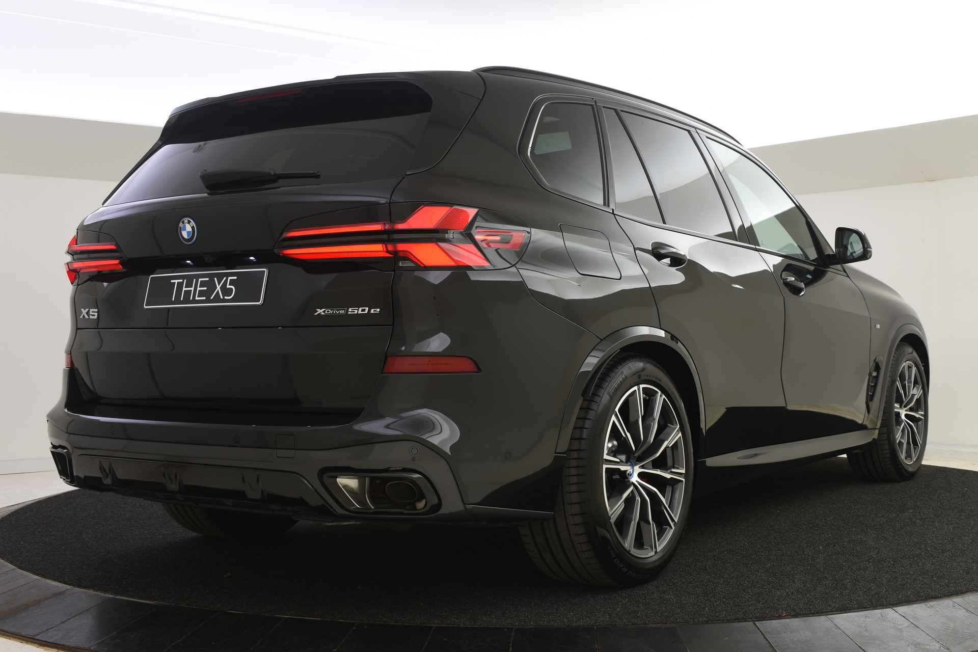 BMW X5 xDrive50e High Executive M Sport Automaat / Panoramadak / Parking Assistant Professional / Adaptieve LED / Gesture Control / Comfort Access / Driving Assistant Professional - 3/42