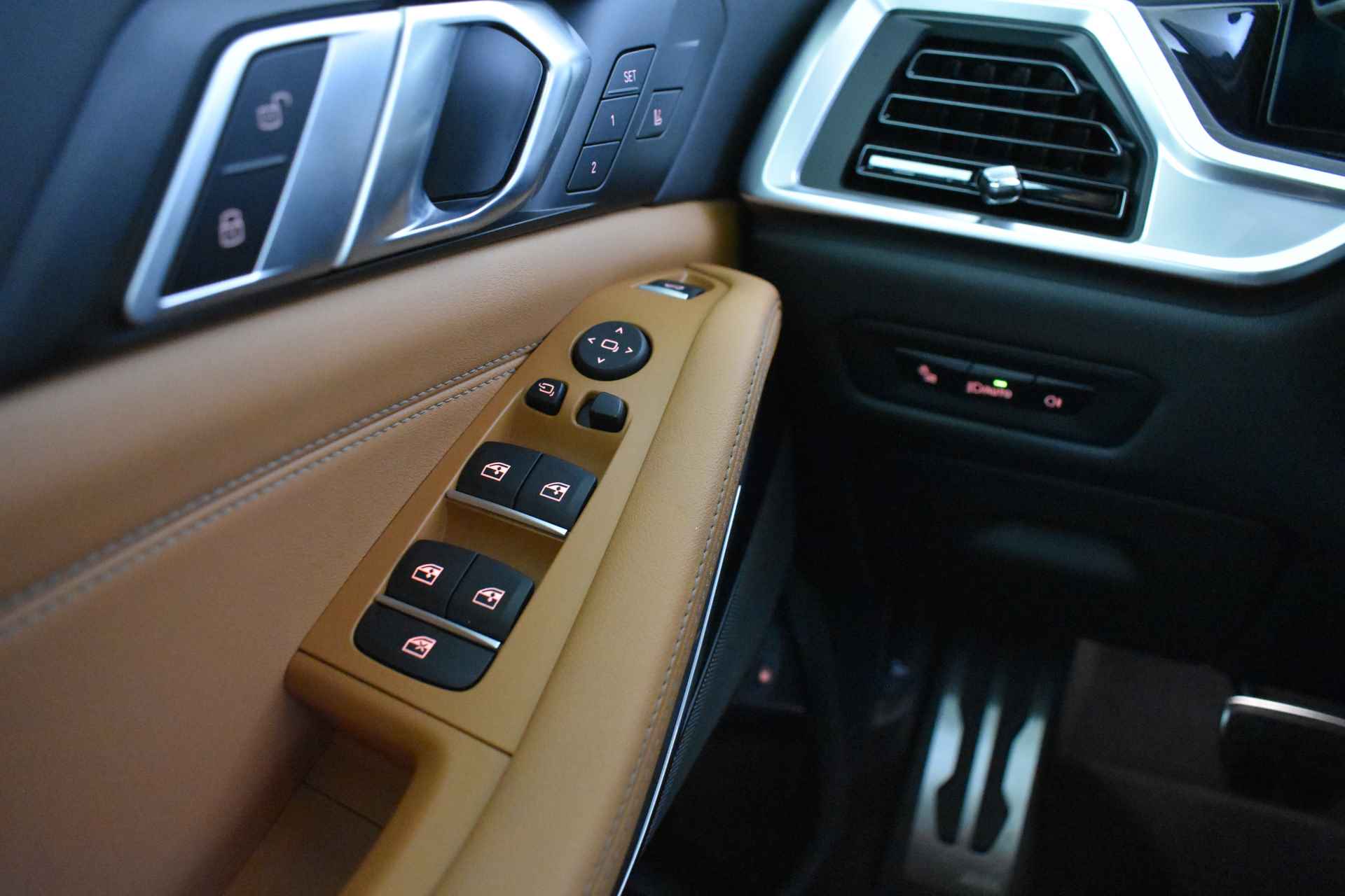 BMW X5 xDrive50e High Executive M Sport Automaat / Panoramadak / Parking Assistant Professional / Adaptieve LED / Gesture Control / Comfort Access / Driving Assistant Professional - 6/42