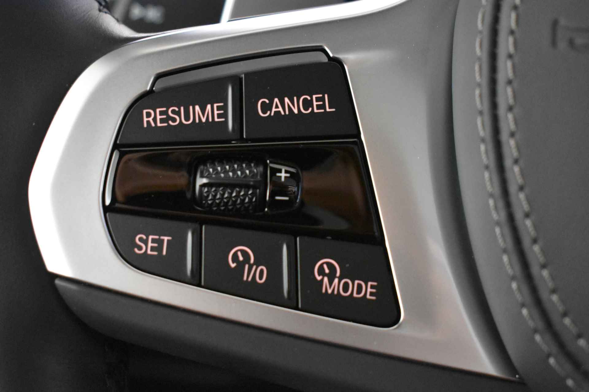 BMW X5 xDrive50e High Executive M Sport Automaat / Panoramadak / Parking Assistant Professional / Adaptieve LED / Gesture Control / Comfort Access / Driving Assistant Professional - 16/42