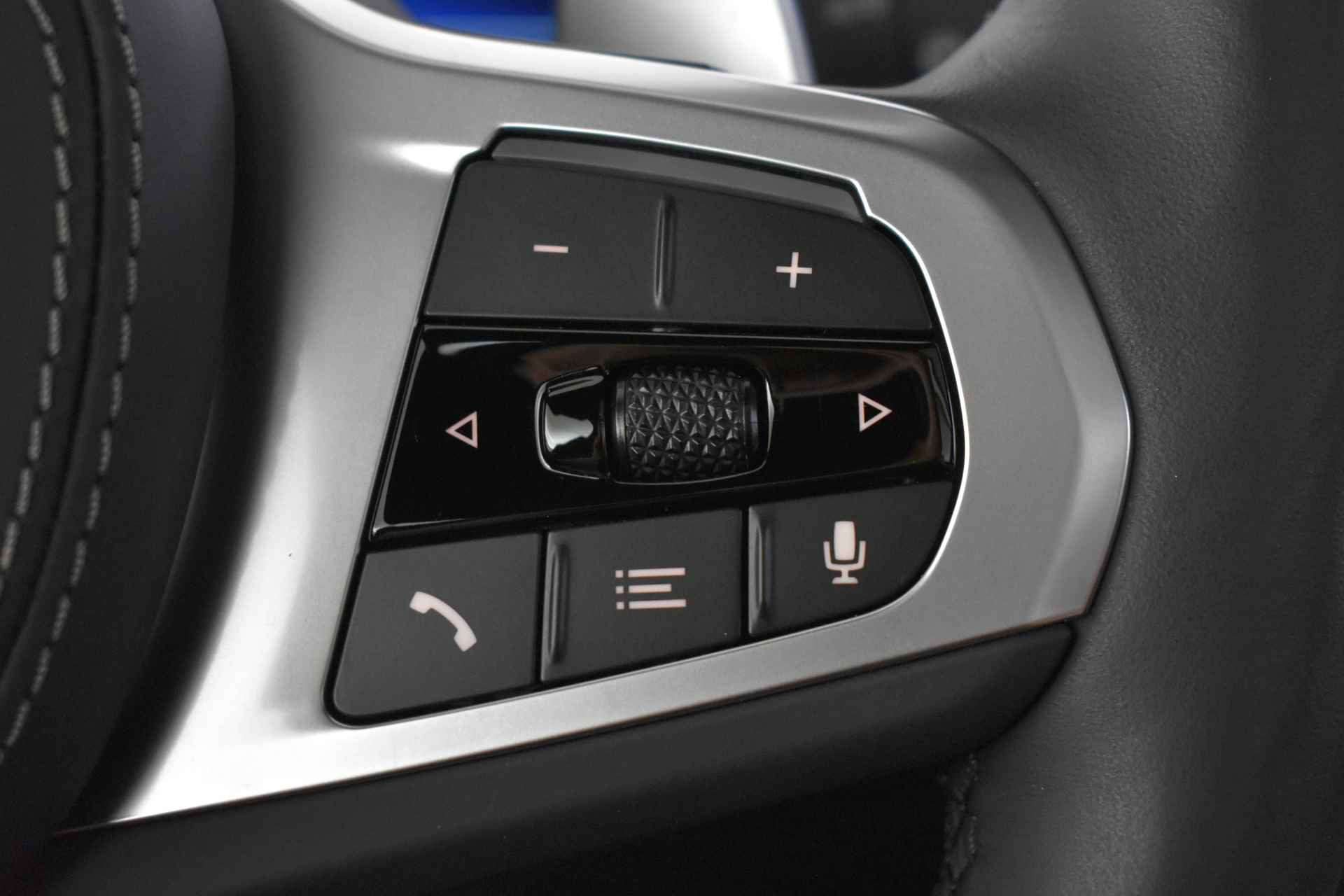 BMW X5 xDrive50e High Executive M Sport Automaat / Panoramadak / Parking Assistant Professional / Adaptieve LED / Gesture Control / Comfort Access / Driving Assistant Professional - 17/42