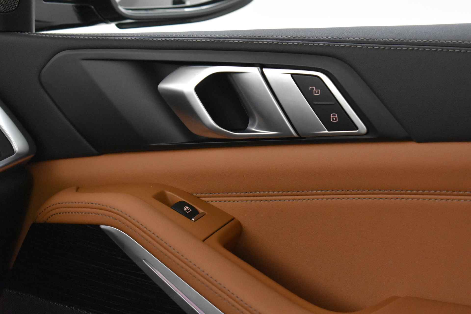 BMW X5 xDrive50e High Executive M Sport Automaat / Panoramadak / Parking Assistant Professional / Adaptieve LED / Gesture Control / Comfort Access / Driving Assistant Professional - 25/42