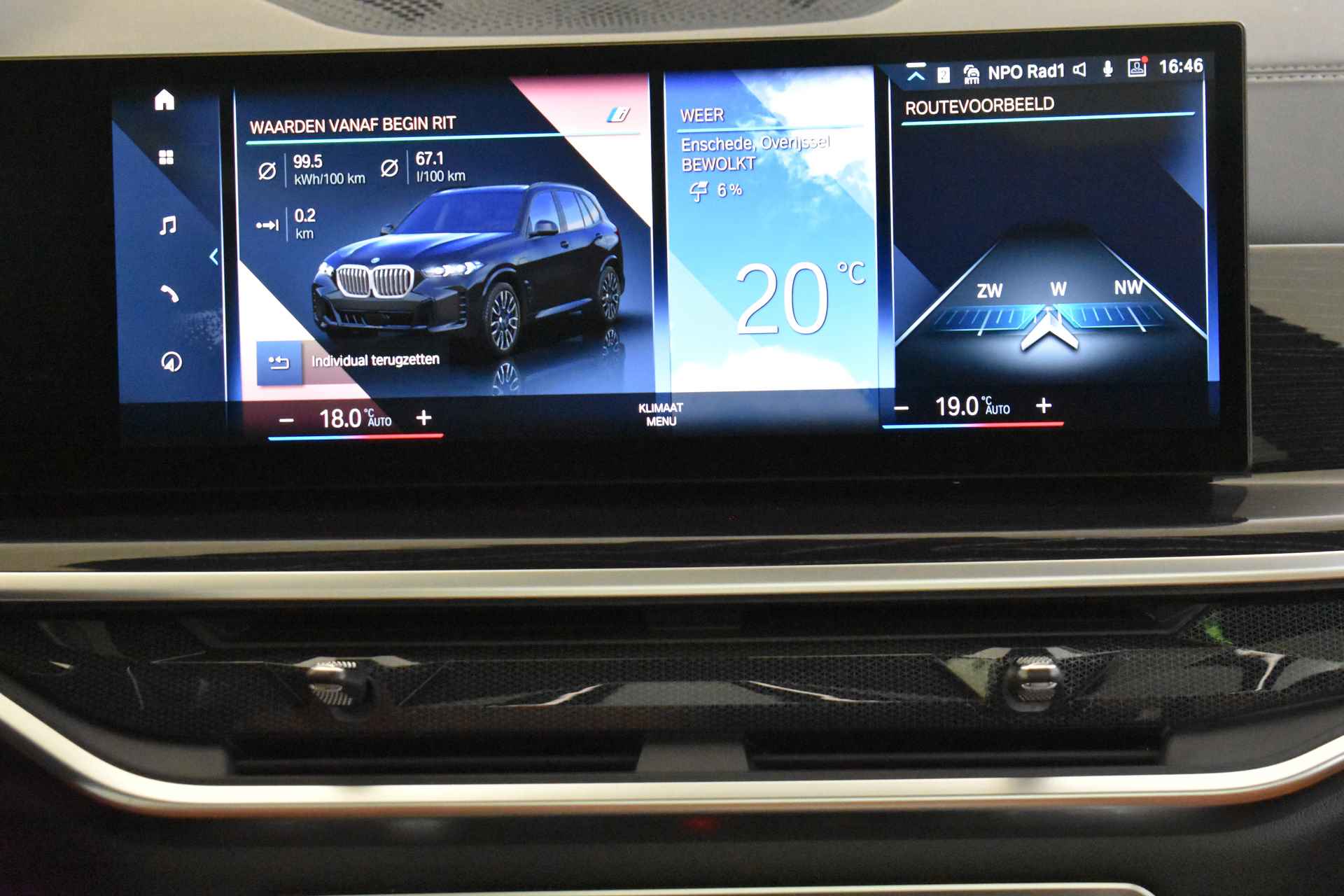 BMW X5 xDrive50e High Executive M Sport Automaat / Panoramadak / Parking Assistant Professional / Adaptieve LED / Gesture Control / Comfort Access / Driving Assistant Professional - 32/42