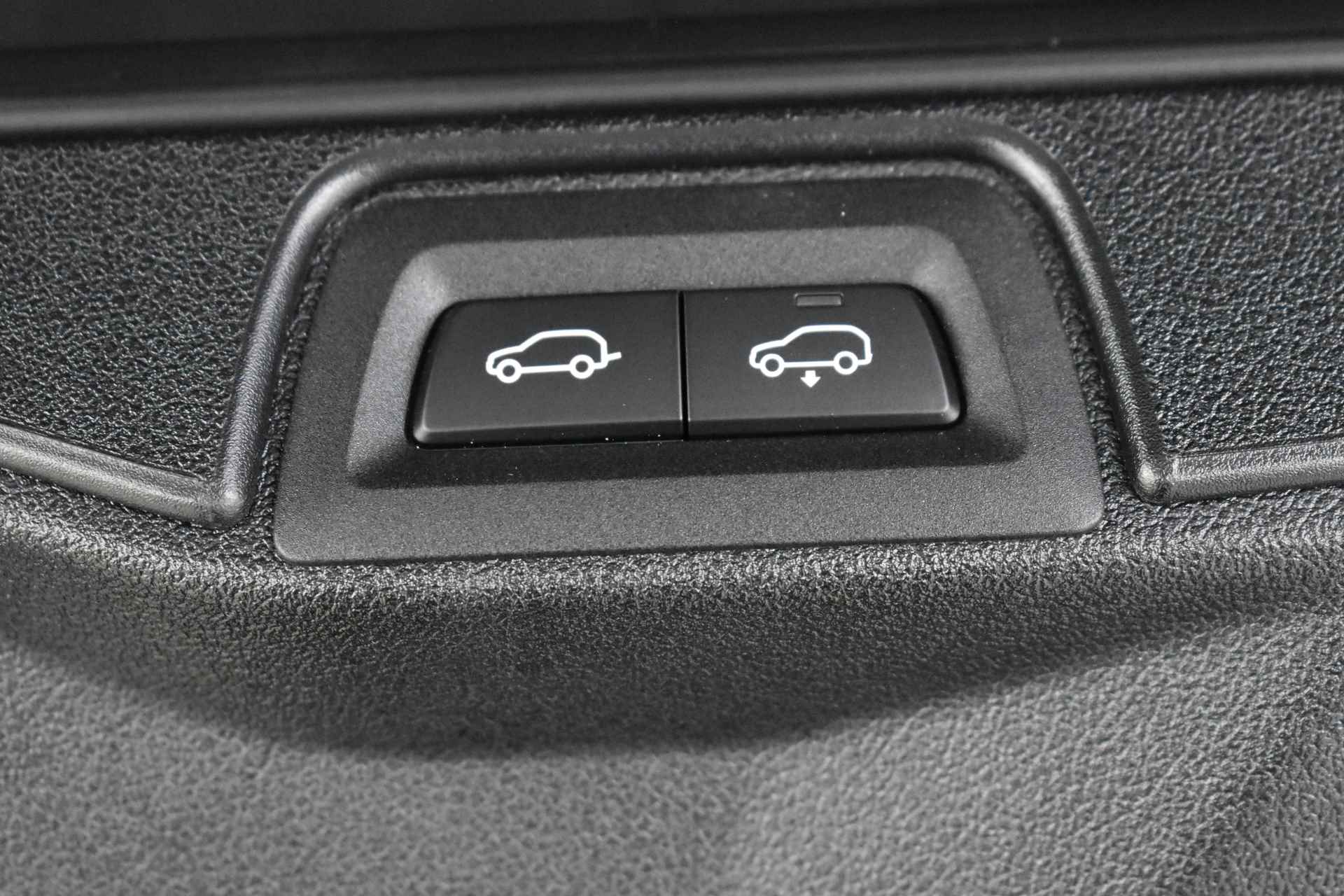 BMW X5 xDrive50e High Executive M Sport Automaat / Panoramadak / Parking Assistant Professional / Adaptieve LED / Gesture Control / Comfort Access / Driving Assistant Professional - 39/42