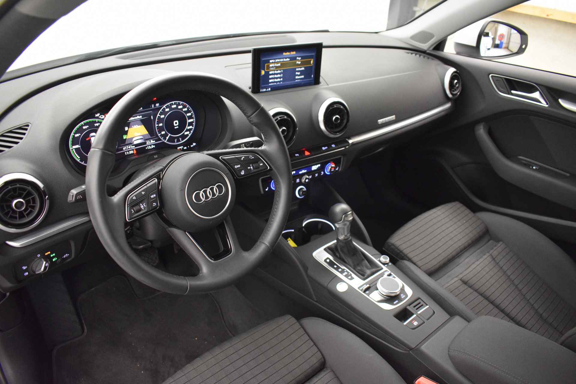 Audi A3 Sportback 1.4 e-tron Incl BTW Sport S Line Virtual cockpit PDC Stuur+Stoelverw Cruise - 30/41