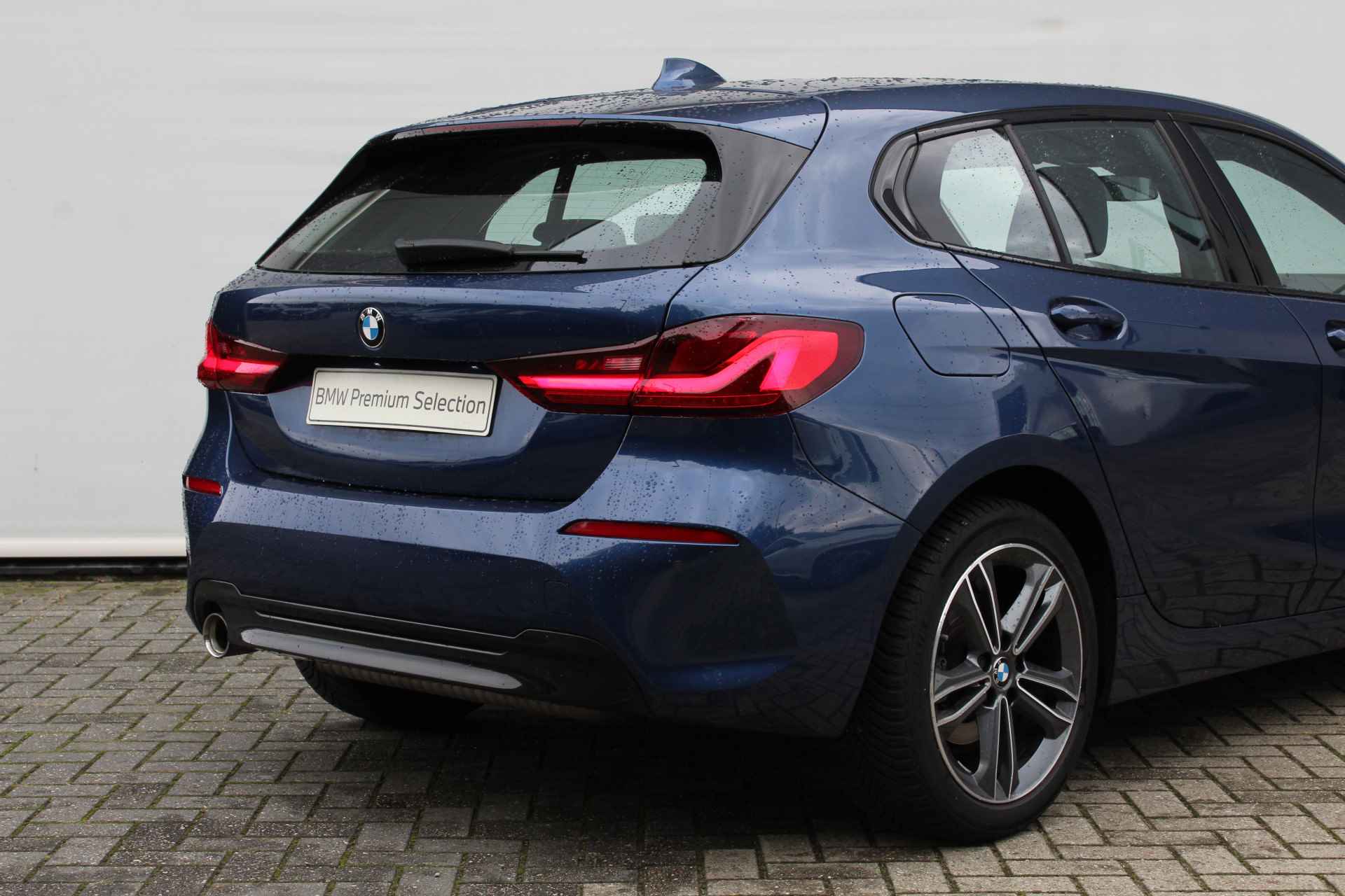 BMW 1-serie 118i Executive Sport Line Automaat / Sportstoelen / PDC / Cruise Control / Adaptieve LED / Live Cockpit Professional / Multifunctioneel stuurwiel - 18/29