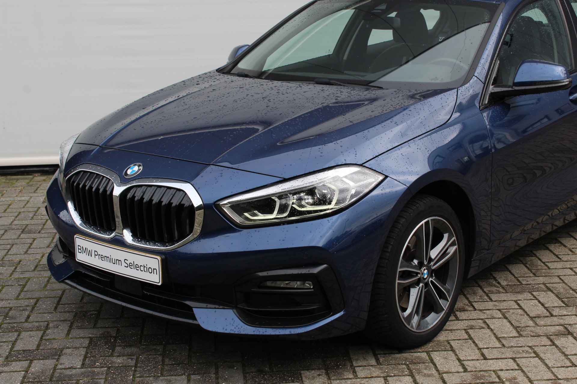 BMW 1-serie 118i Executive Sport Line Automaat / Sportstoelen / PDC / Cruise Control / Adaptieve LED / Live Cockpit Professional / Multifunctioneel stuurwiel - 22/29