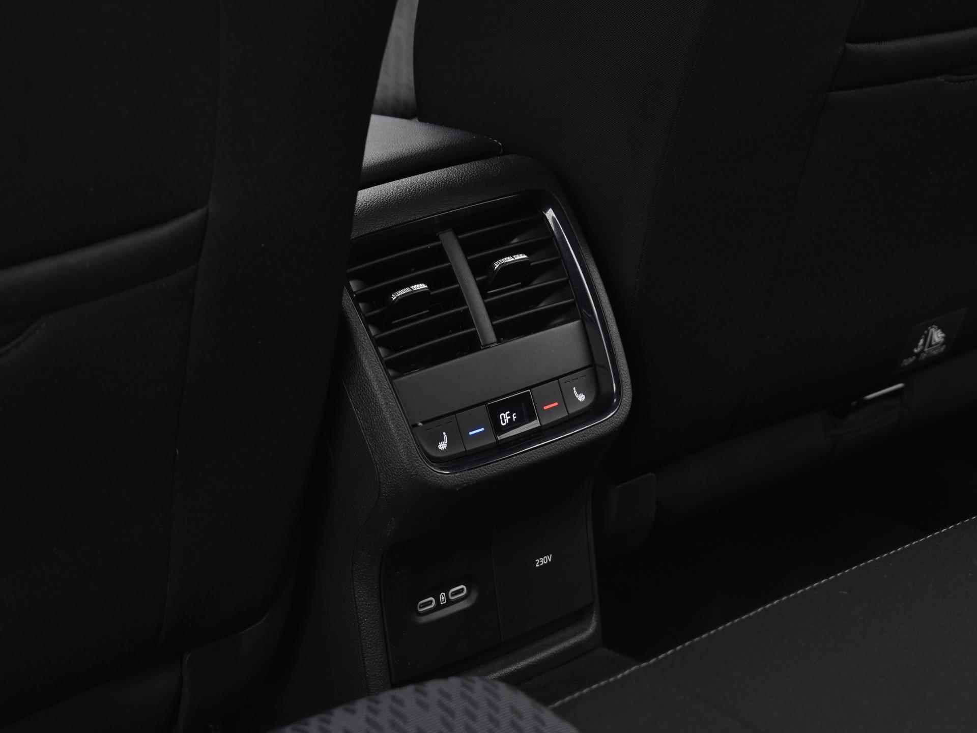 Skoda Octavia Combi 1.5 e-Tsi 150pk DSG 150pk Business Edition | Camera | Apple Car Play | Massagefunctie | Keyless | ACC | Navigatie | Stuurwielverwarming | 17"Velgen | Garantie t/m 05-12-2026 of 100.000km - 15/30