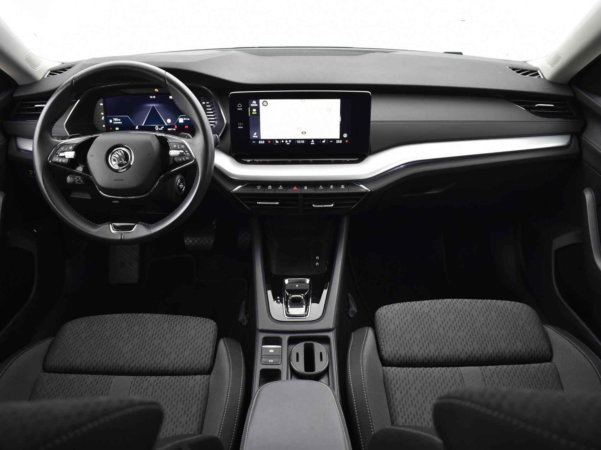 Skoda Octavia Combi 1.5 e-Tsi 150pk DSG 150pk Business Edition | Camera | Apple Car Play | Massagefunctie | Keyless | ACC | Navigatie | Stuurwielverwarming | 17"Velgen | Garantie t/m 05-12-2026 of 100.000km - 16/30