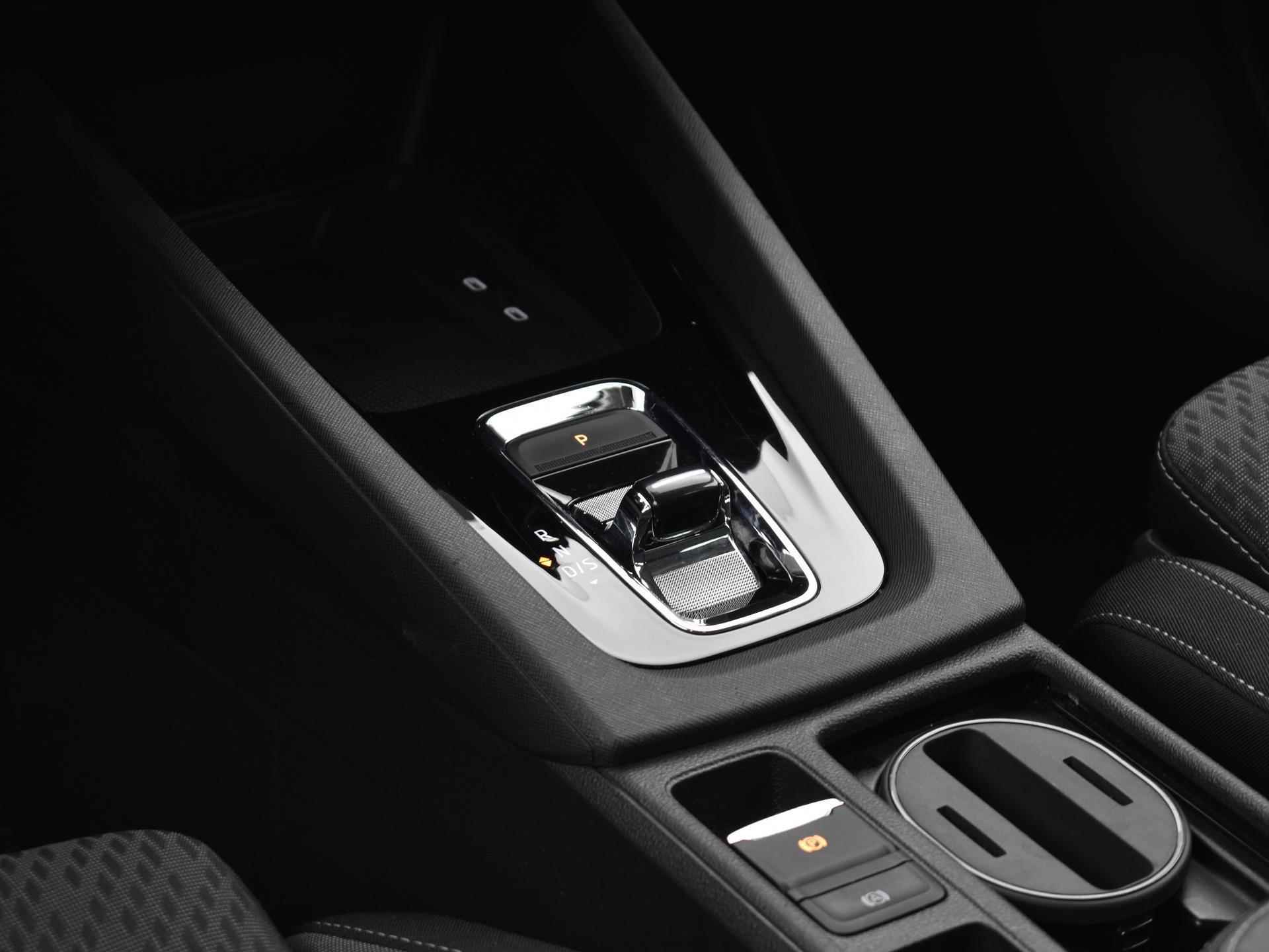 Skoda Octavia Combi 1.5 e-Tsi 150pk DSG 150pk Business Edition | Camera | Apple Car Play | Massagefunctie | Keyless | ACC | Navigatie | Stuurwielverwarming | 17"Velgen | Garantie t/m 05-12-2026 of 100.000km - 26/30