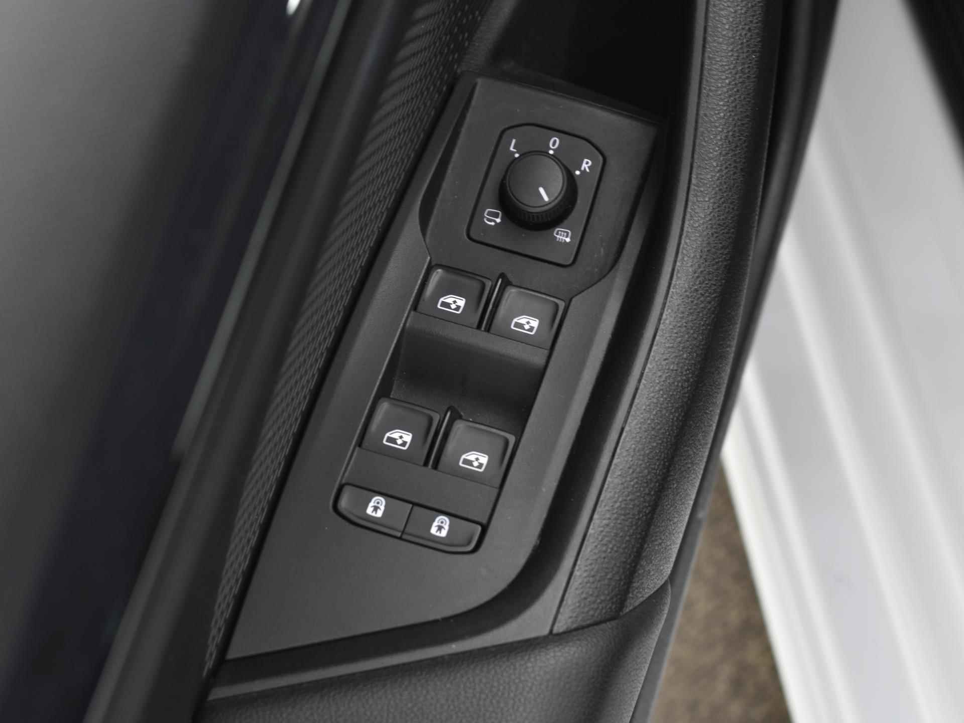 Skoda Octavia Combi 1.5 e-Tsi 150pk DSG 150pk Business Edition | Camera | Apple Car Play | Massagefunctie | Keyless | ACC | Navigatie | Stuurwielverwarming | 17"Velgen | Garantie t/m 05-12-2026 of 100.000km - 28/30