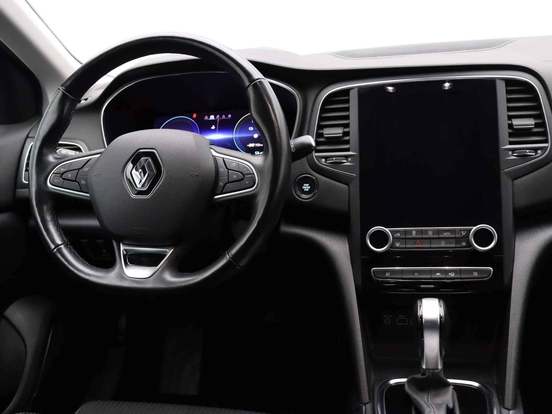 Renault Mégane Estate E-Tech Plug-In Hybrid 160pk Intens | Dealer onderhouden | Stoel en stuurwielverwarming | Navigatie | Cruise control | Climate control | Privacy glass | half leder | - 4/57