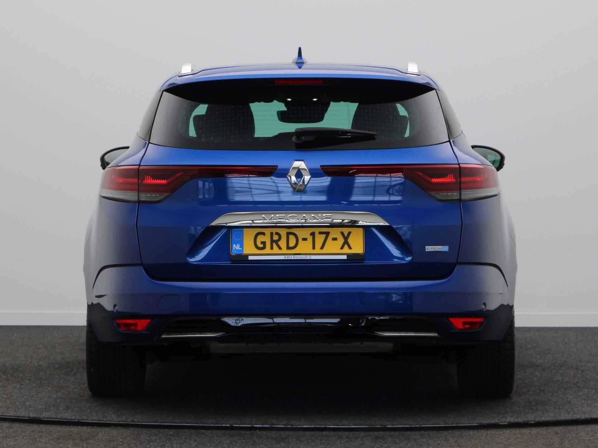 Renault Mégane Estate E-Tech Plug-In Hybrid 160pk Intens | Dealer onderhouden | Stoel en stuurwielverwarming | Navigatie | Cruise control | Climate control | Privacy glass | half leder | - 7/57