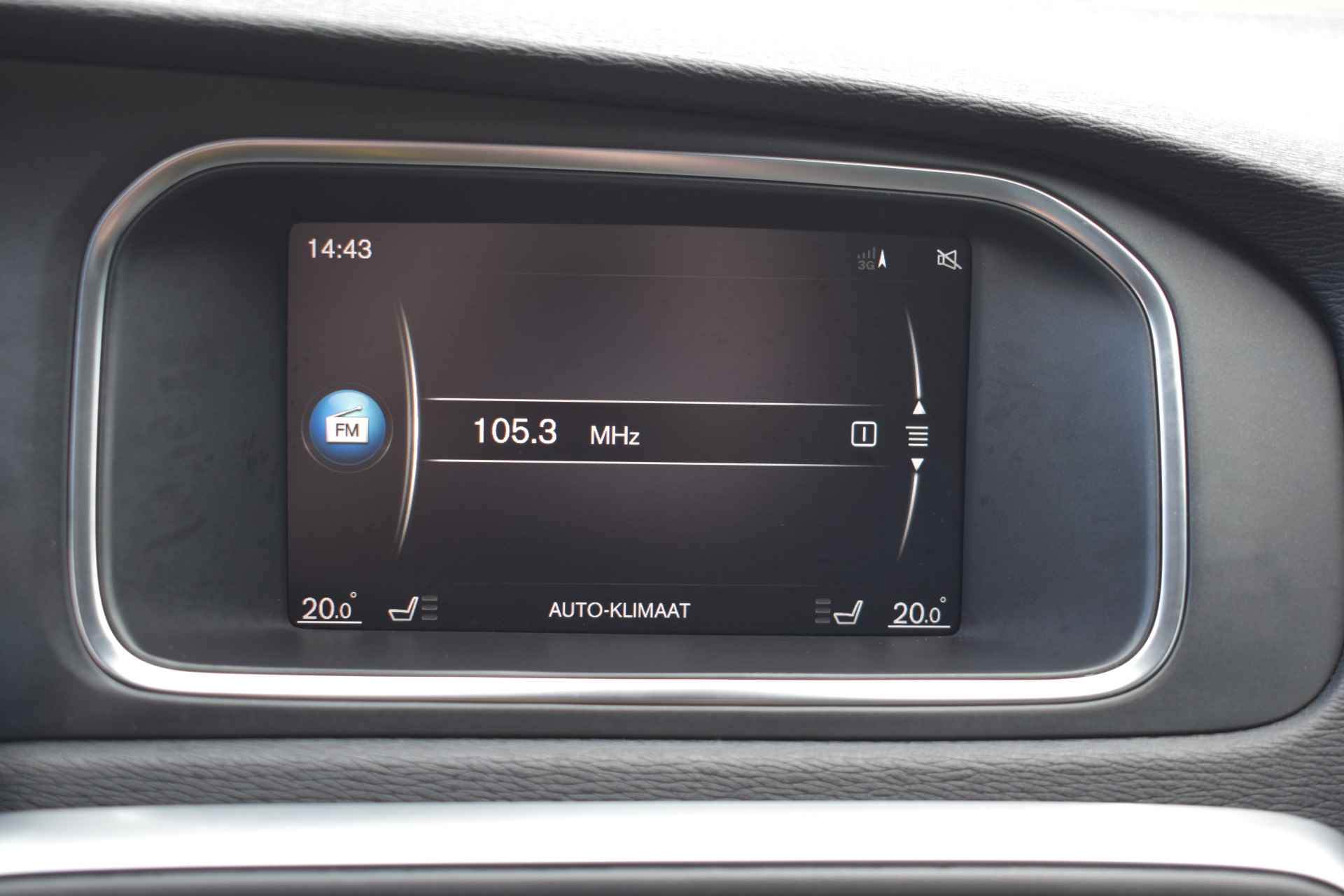 Volvo V40 T4 190PK Business Sport | Panoramadak | Camera | Stoelverwarming | Leder | Standkachel | Getint glas - 32/40