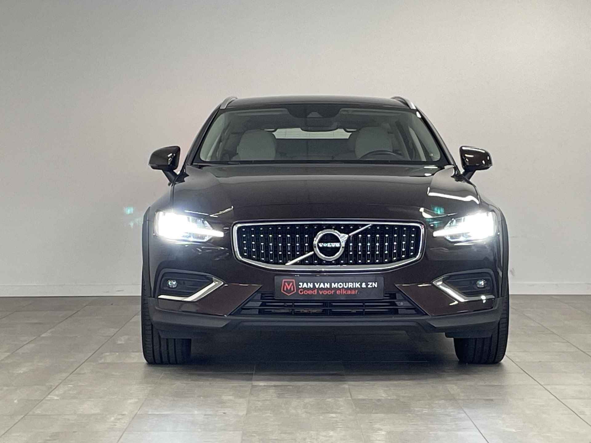 Volvo V60 Cross Country 2.0 T5 AWD  Pro | Achteruitrijcamera | Trekhaak | Cruise Control Adaptief - 16/38