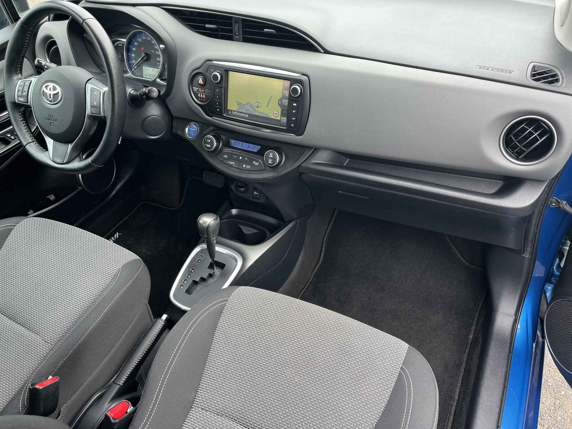 Toyota Yaris 1.5 Hybrid Lease | Navigatie | Cruise control | Parkeersensoren | Licht metalen velgen | - 18/25