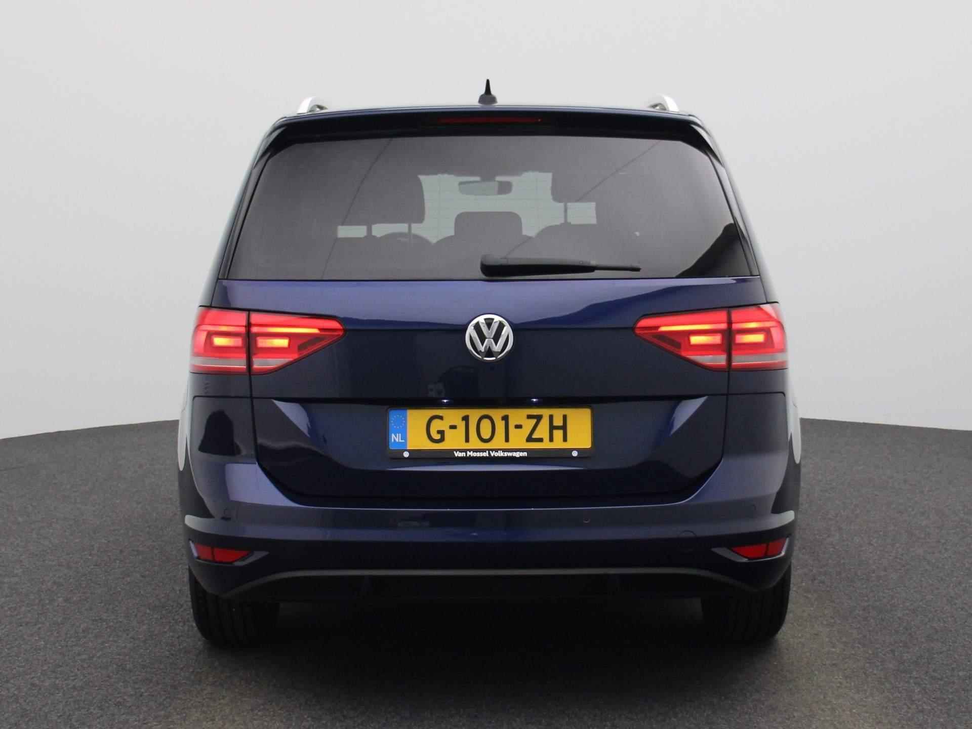 Volkswagen Touran 1.5 TSI Comfortline Business 7-Zits | Achteruitrijcamera | Parkeersensoren | Stoelverwarming | Airco | - 6/38