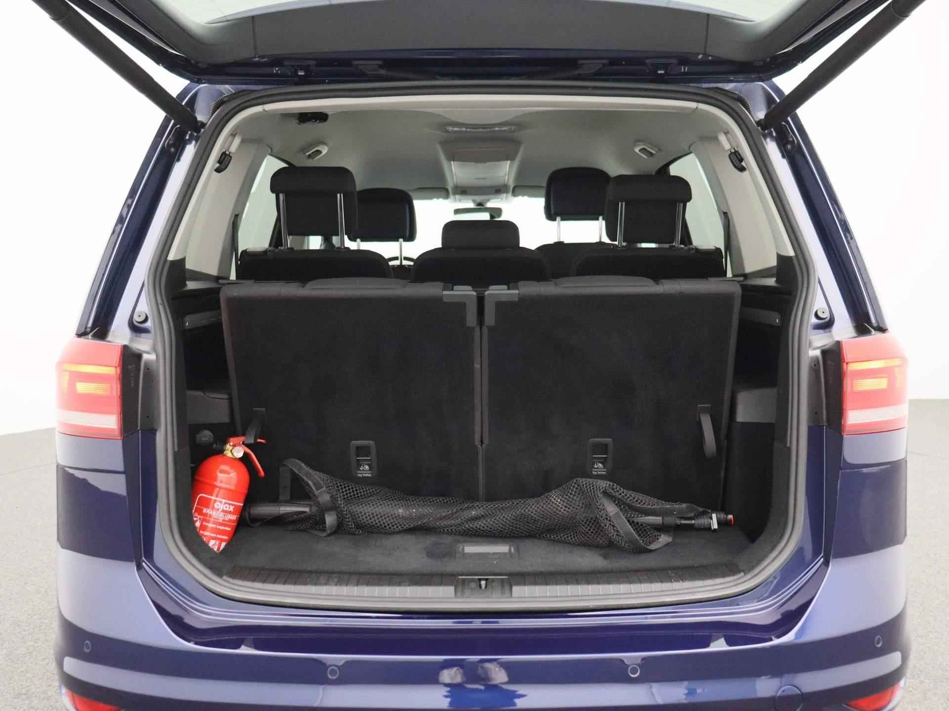 Volkswagen Touran 1.5 TSI Comfortline Business 7-Zits | Achteruitrijcamera | Parkeersensoren | Stoelverwarming | Airco | - 14/38